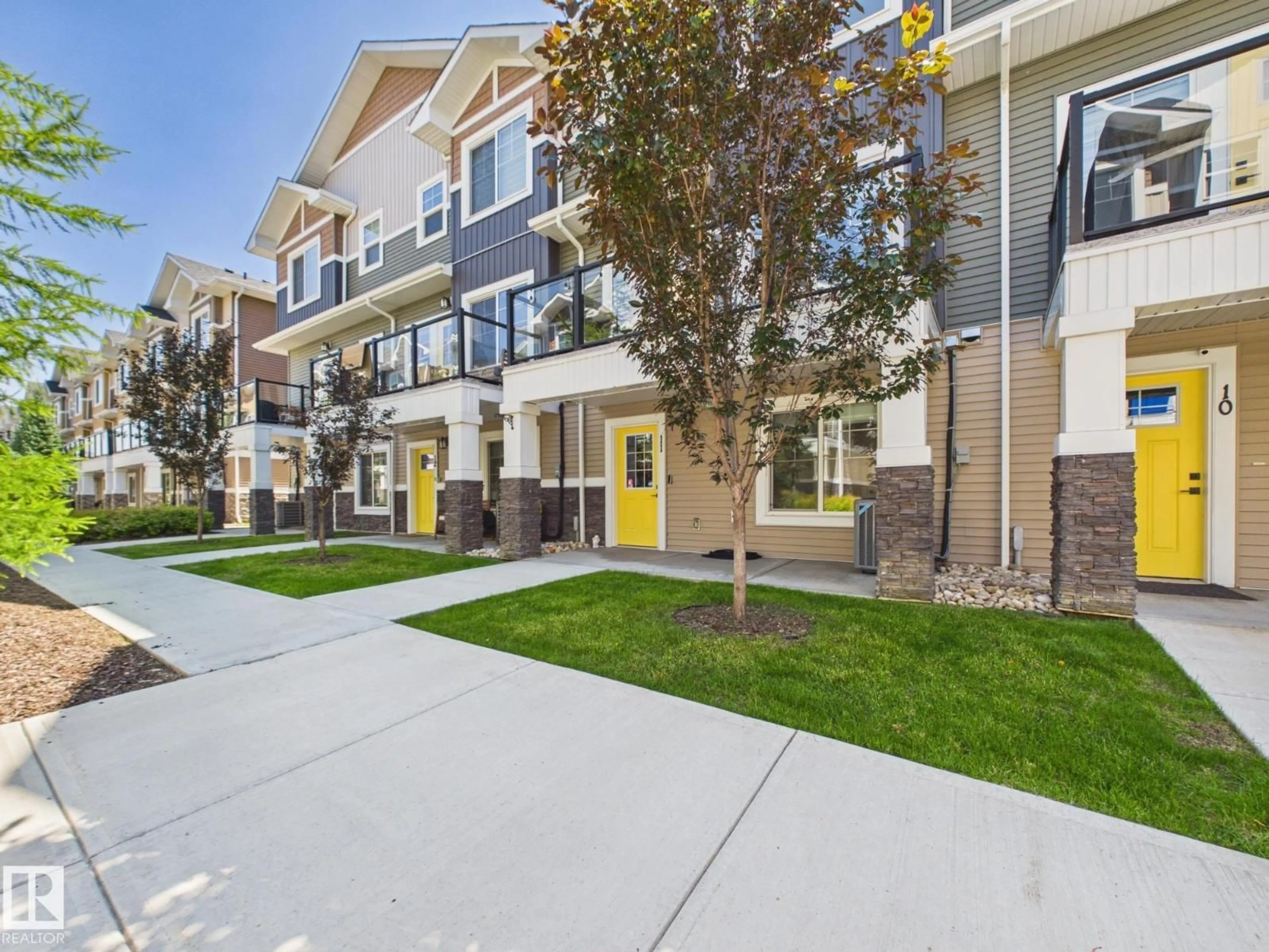 Patio, street for 230 - 11 EDGEMONT RD, Edmonton Alberta T6M0Y8