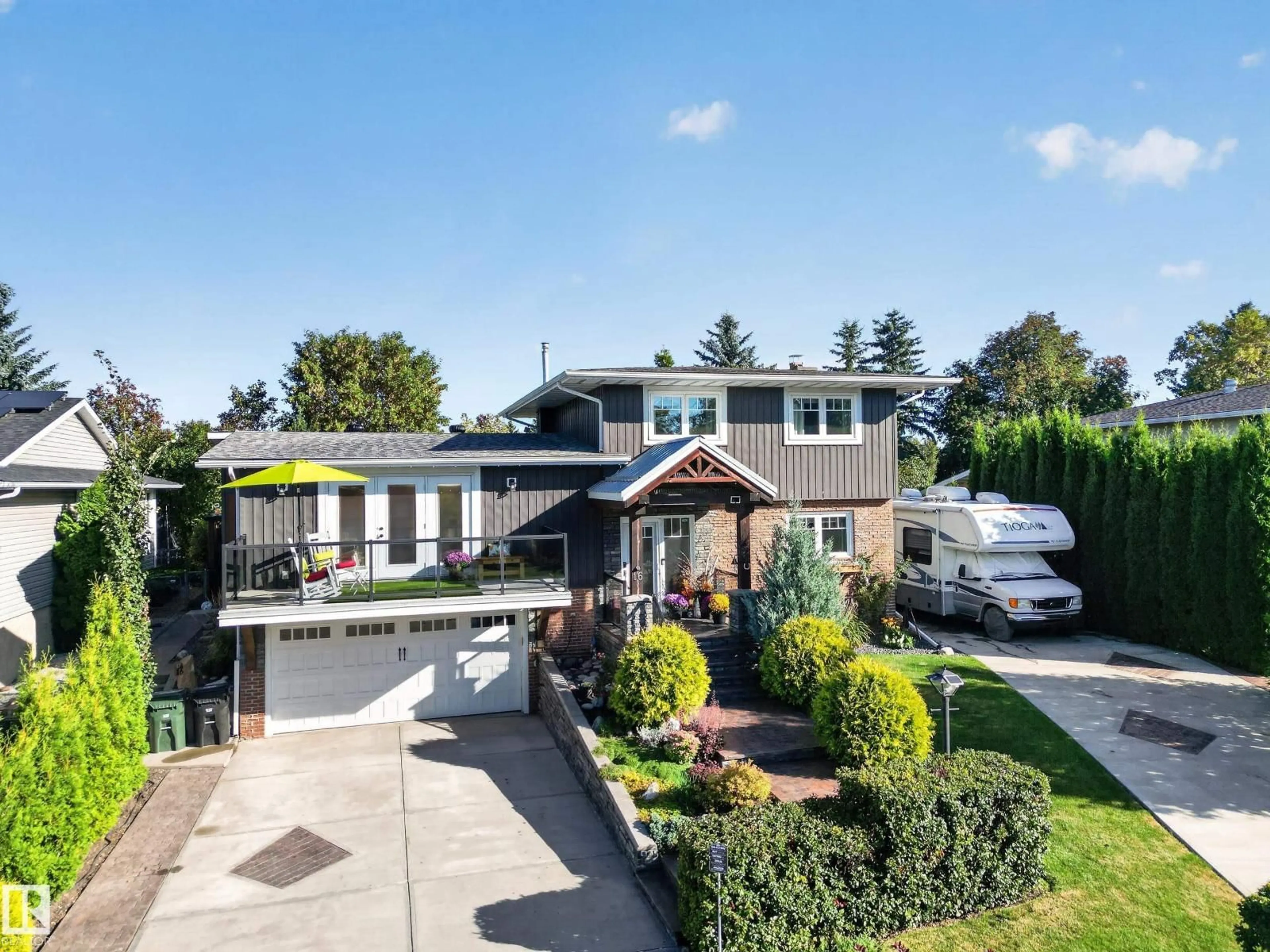 A pic from outside/outdoor area/front of a property/back of a property/a pic from drone, street for 16 BRAESIDE CR, Sherwood Park Alberta T8A2M8