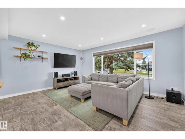 6507 97 AV, Edmonton 5