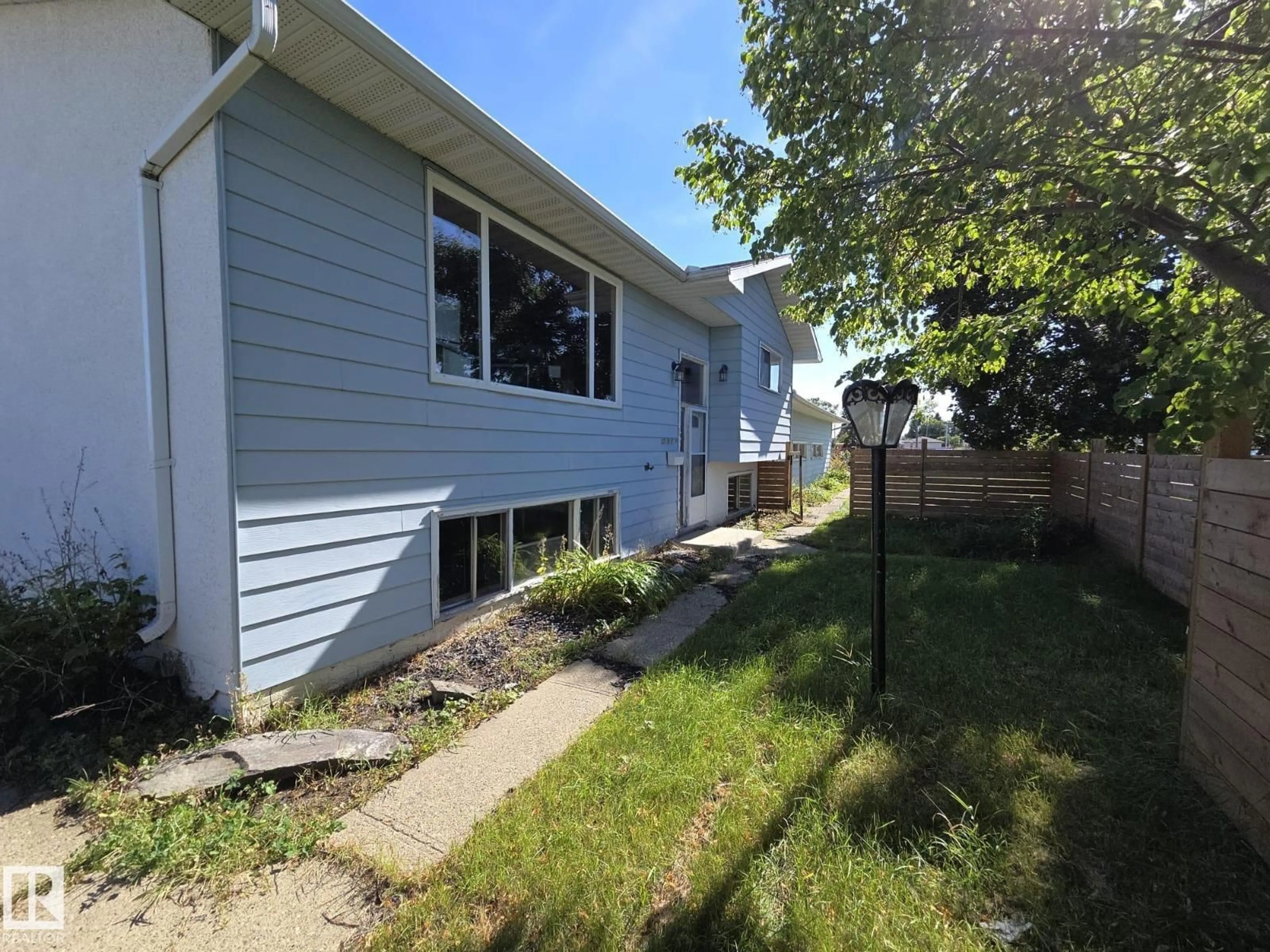 Unknown for NW - 13715 87 ST, Edmonton Alberta T5E3G1