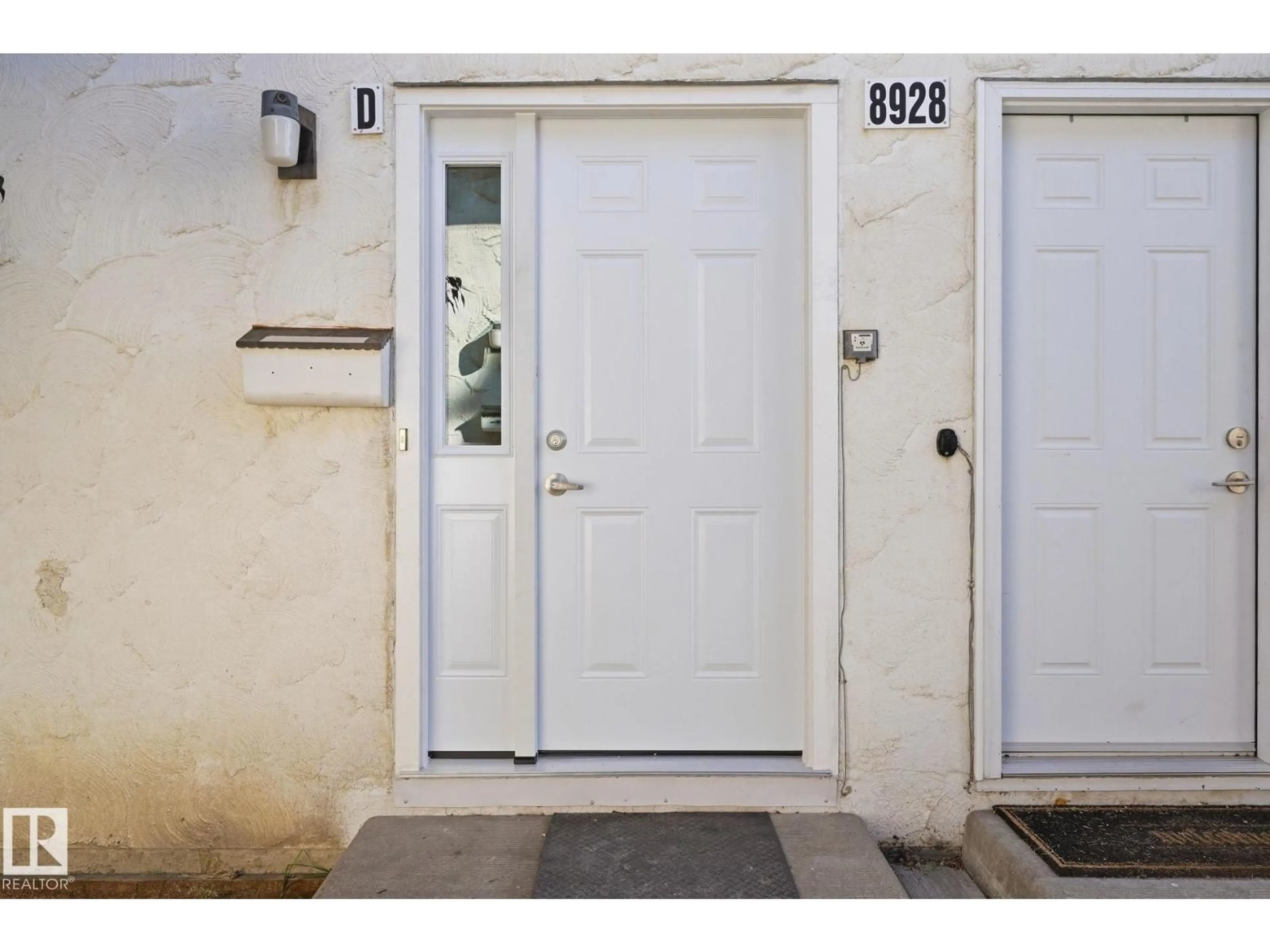 Indoor entryway for 8928 D 144 AV, Edmonton Alberta T5E5V4