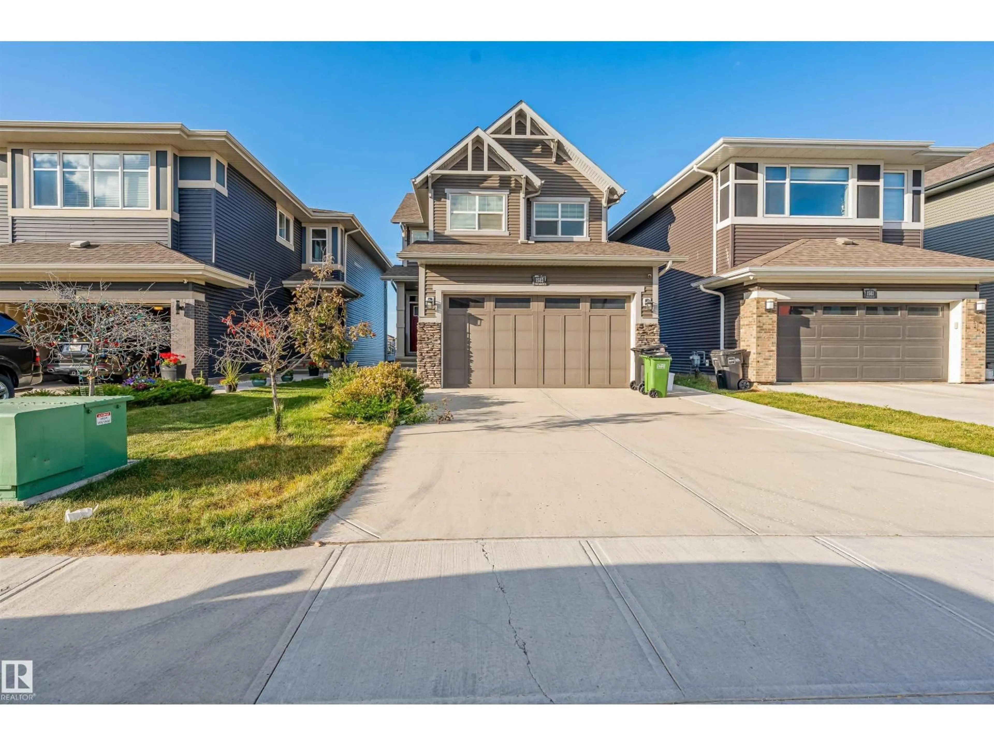 Home with vinyl exterior material, street for CI SW - 1583 PLUM CIRCLE, Edmonton Alberta T6X2W9