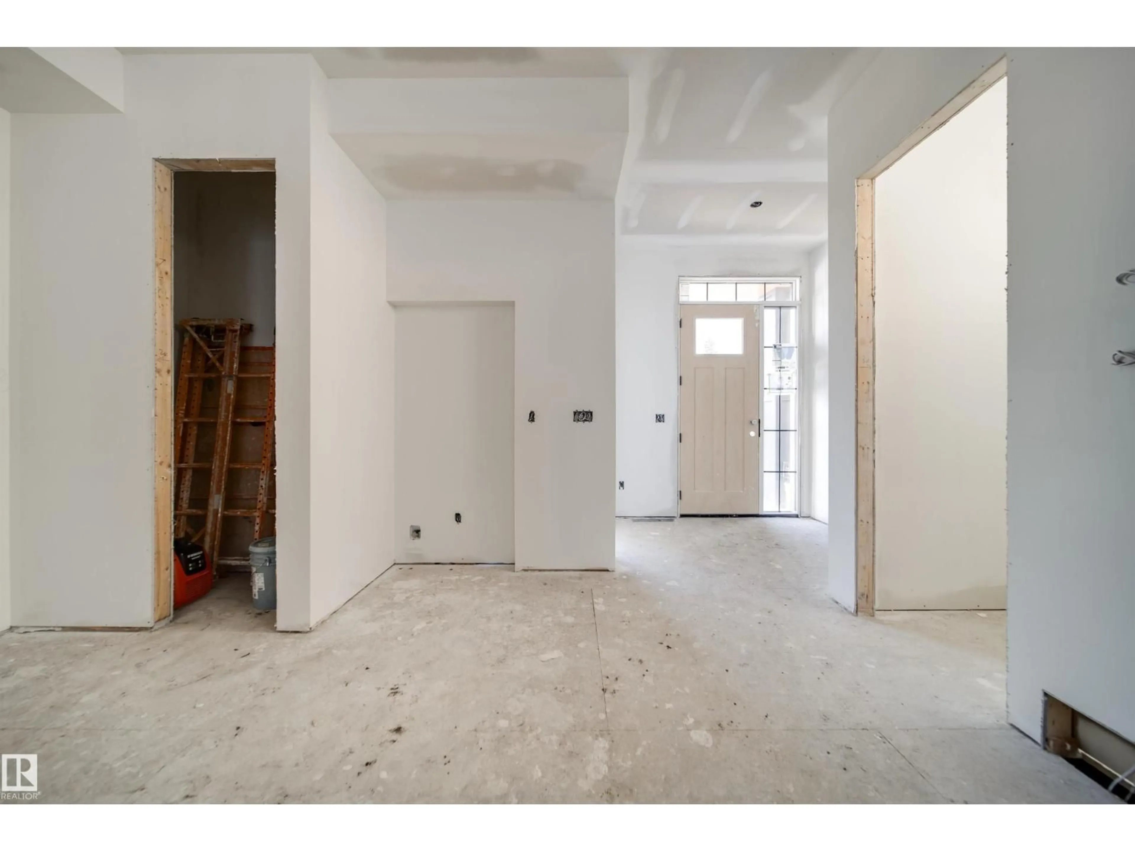 Indoor foyer for NW - 4216 121 ST, Edmonton Alberta T6J1Y8