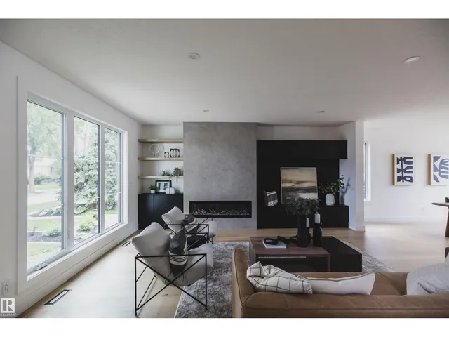 10954 62 AV, Edmonton 4