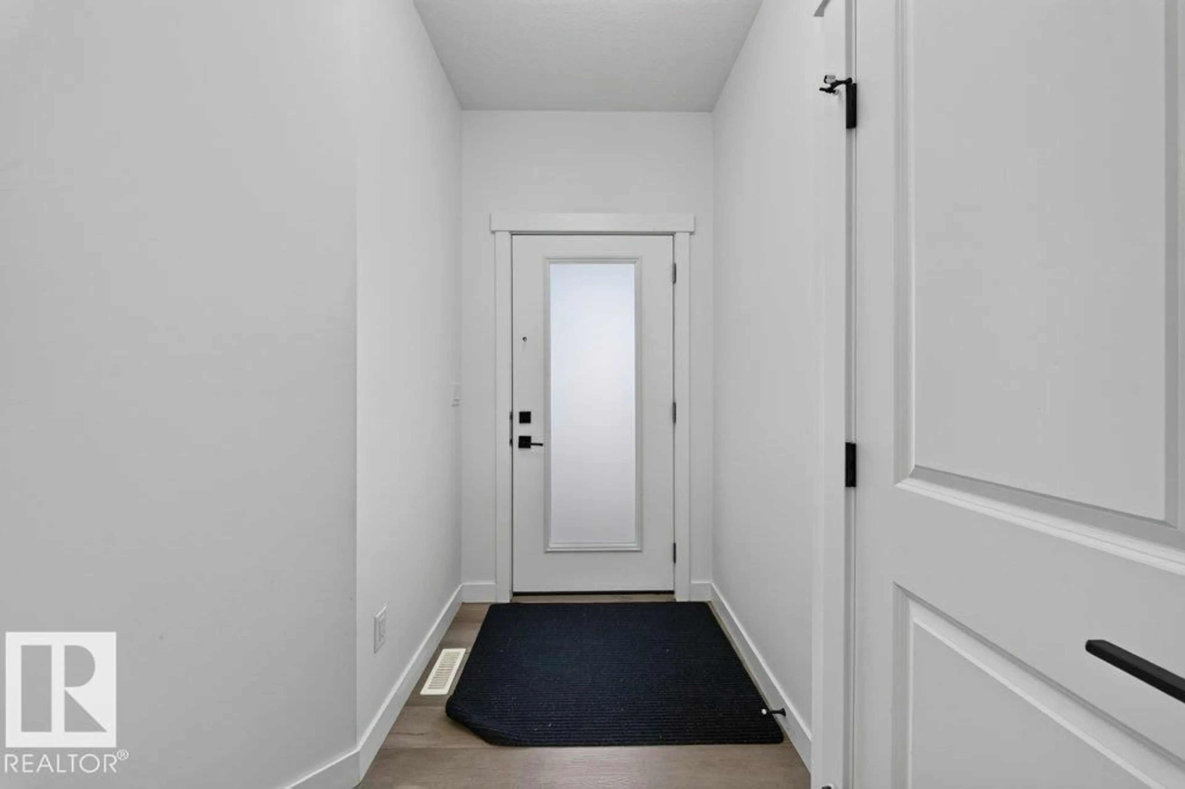 Indoor entryway for 3464 CHECKNITA TC, Edmonton Alberta T6W4W5