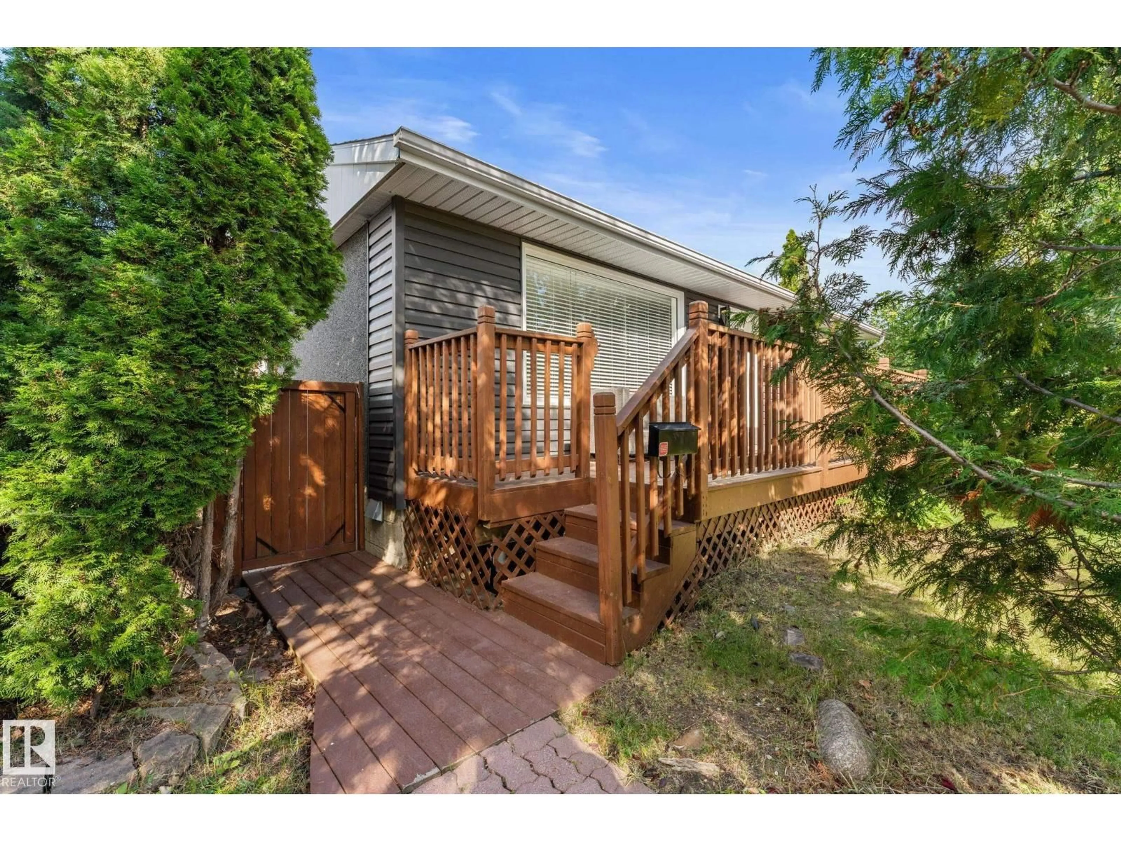 Unknown for 6108 102 AV, Edmonton Alberta T6A0N4