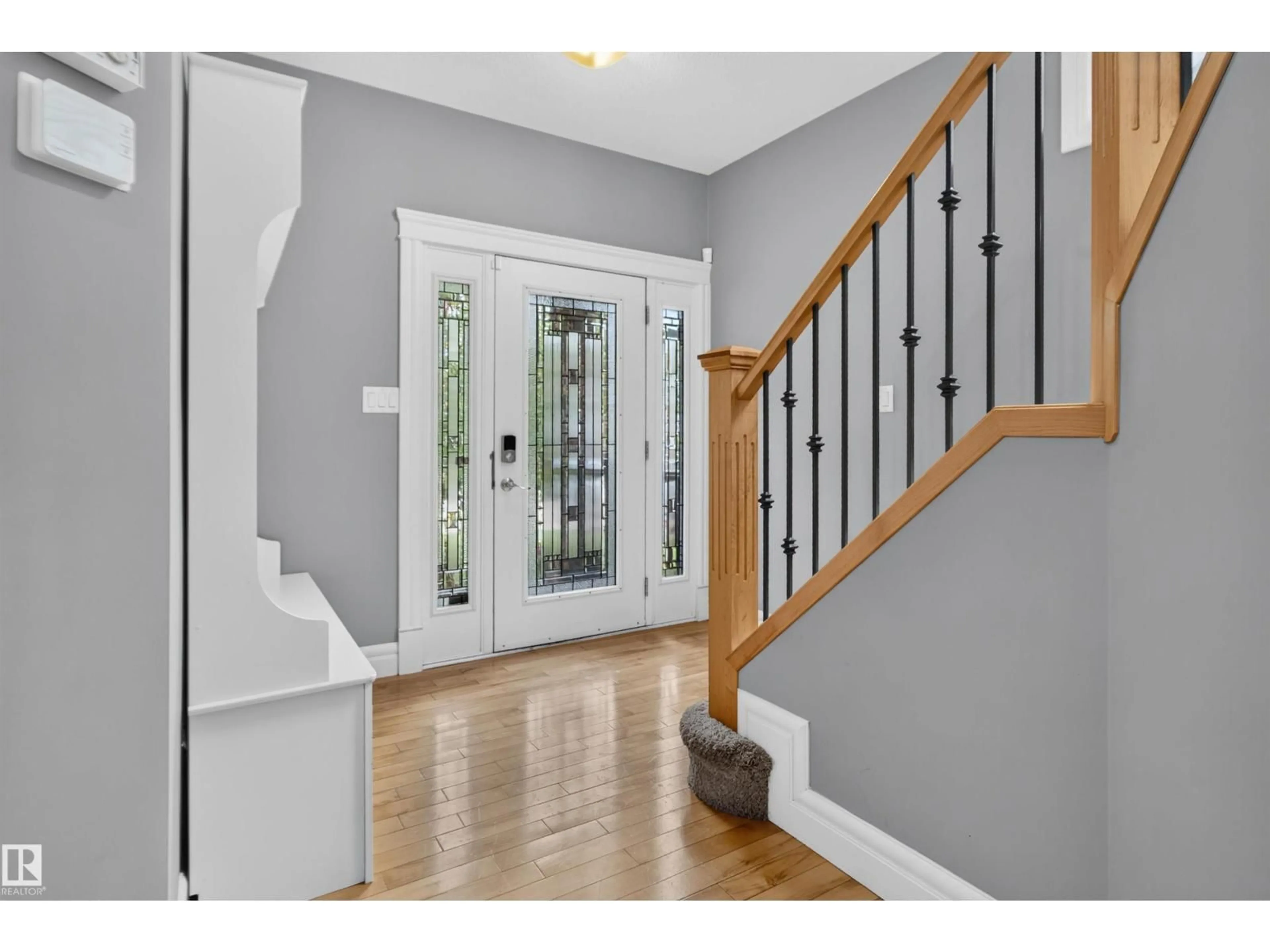 Indoor entryway for 5080 SUNVIEW DR, Sherwood Park Alberta T8H0K1