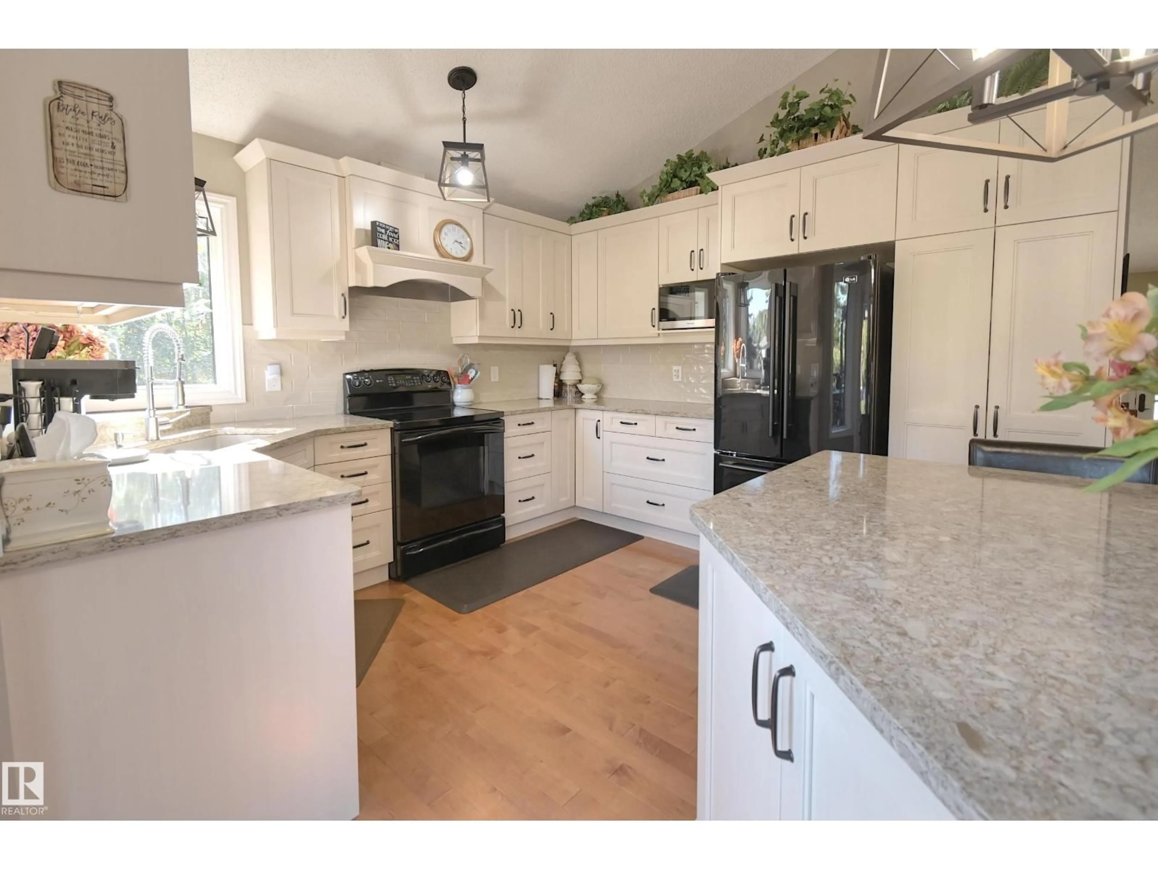 Open concept kitchen, unknown for 56 STONESHIRE CR, Spruce Grove Alberta T7X3E2