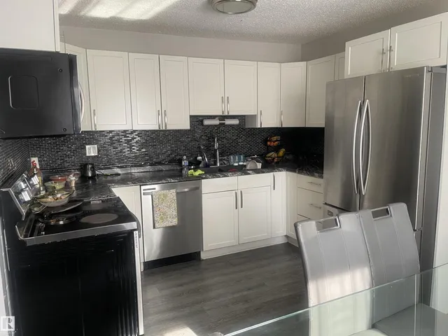 NW - 3221 132A AV, Edmonton 5