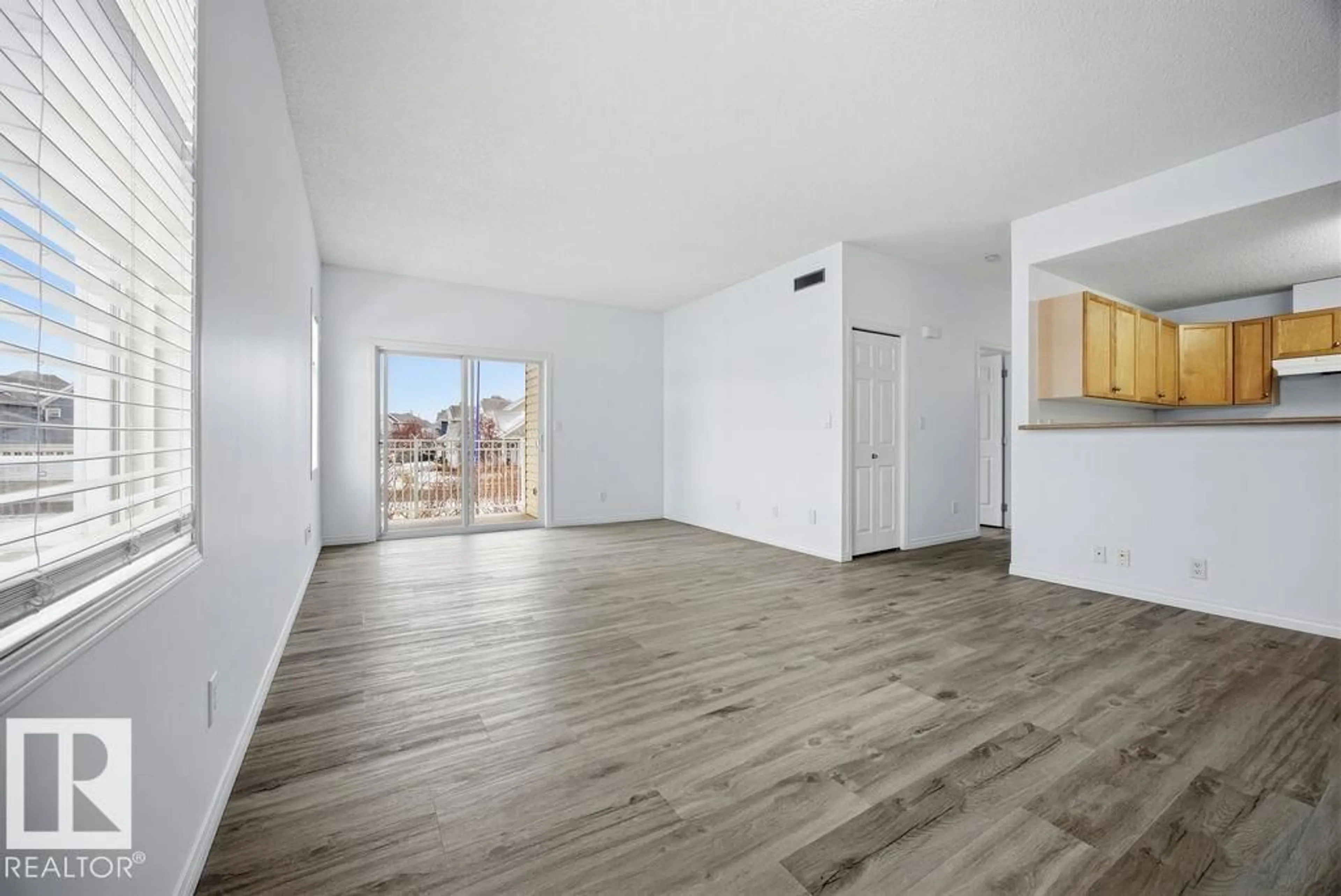 A pic of a room for #34 - 1179 SUMMERSIDE DR, Edmonton Alberta T6X1K1