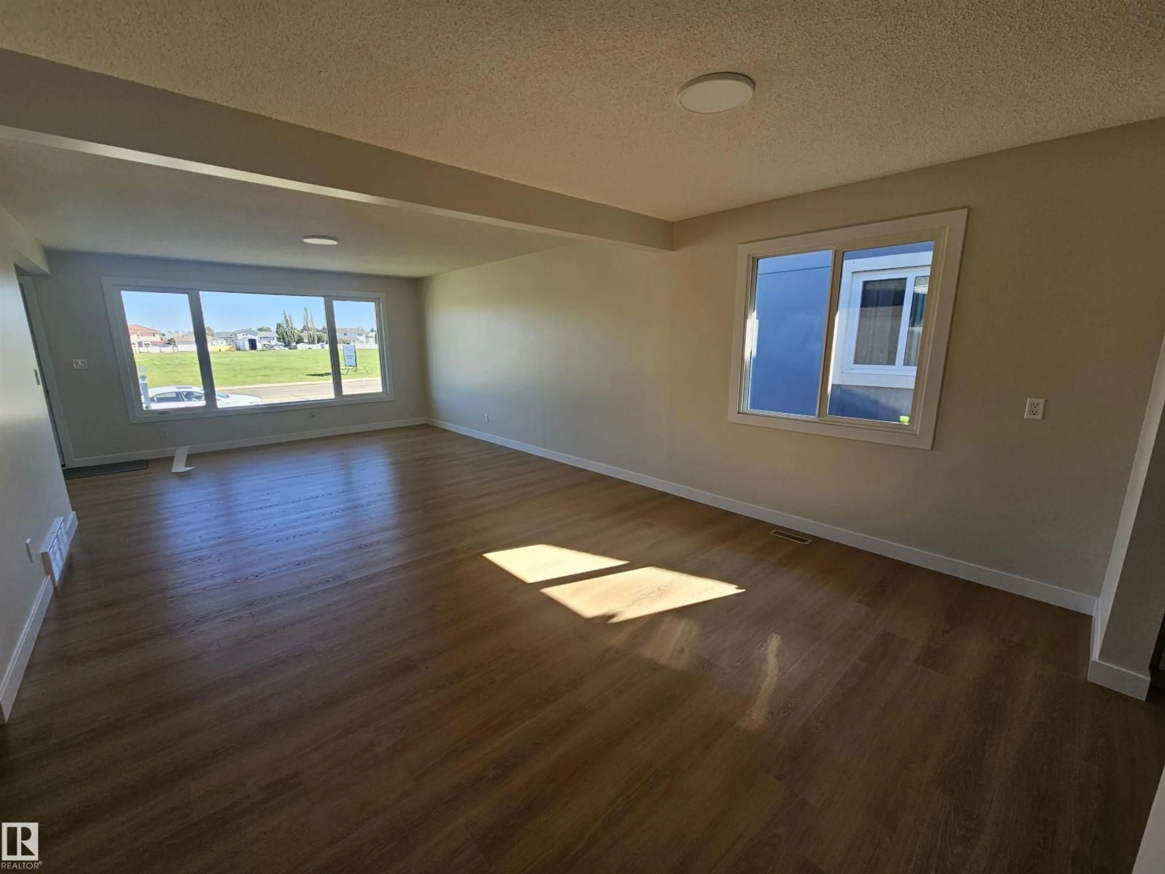 A pic of a room for NW - 12344 50 ST, Edmonton Alberta T5W3E1