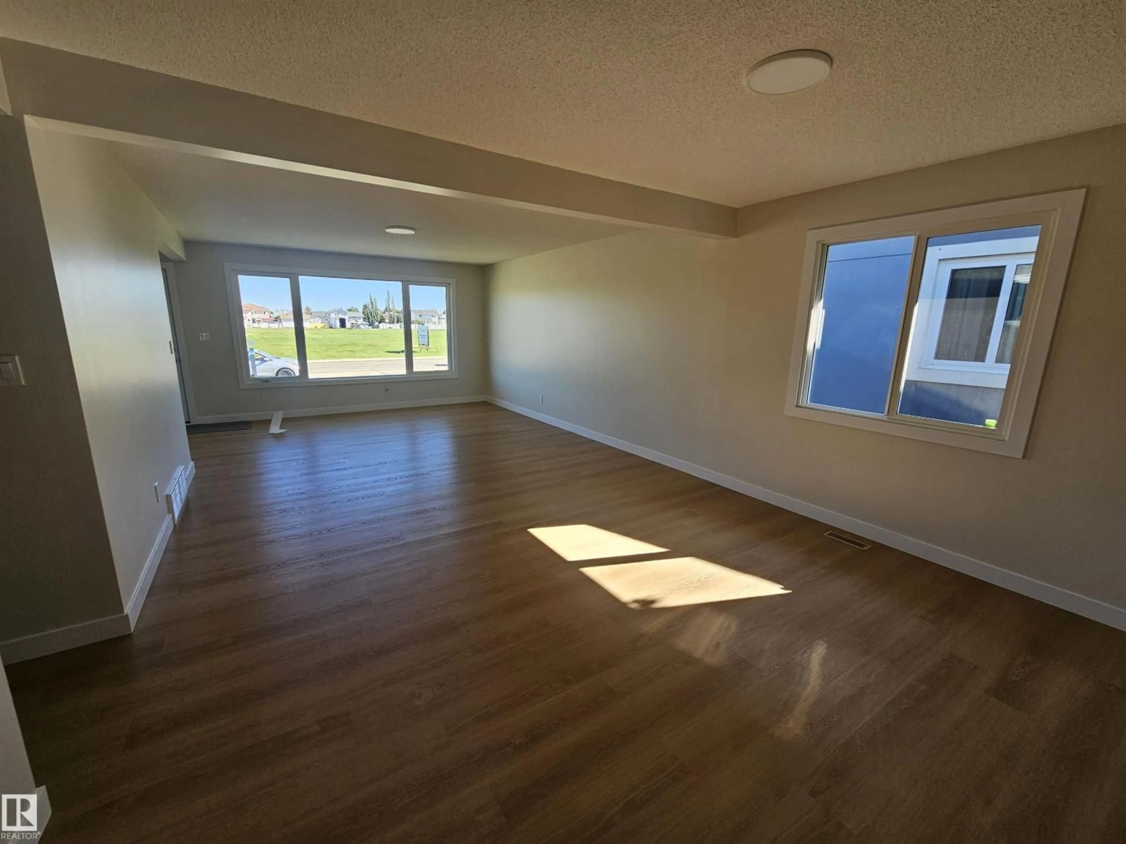 A pic of a room for NW - 12344 50 ST, Edmonton Alberta T5W3E1