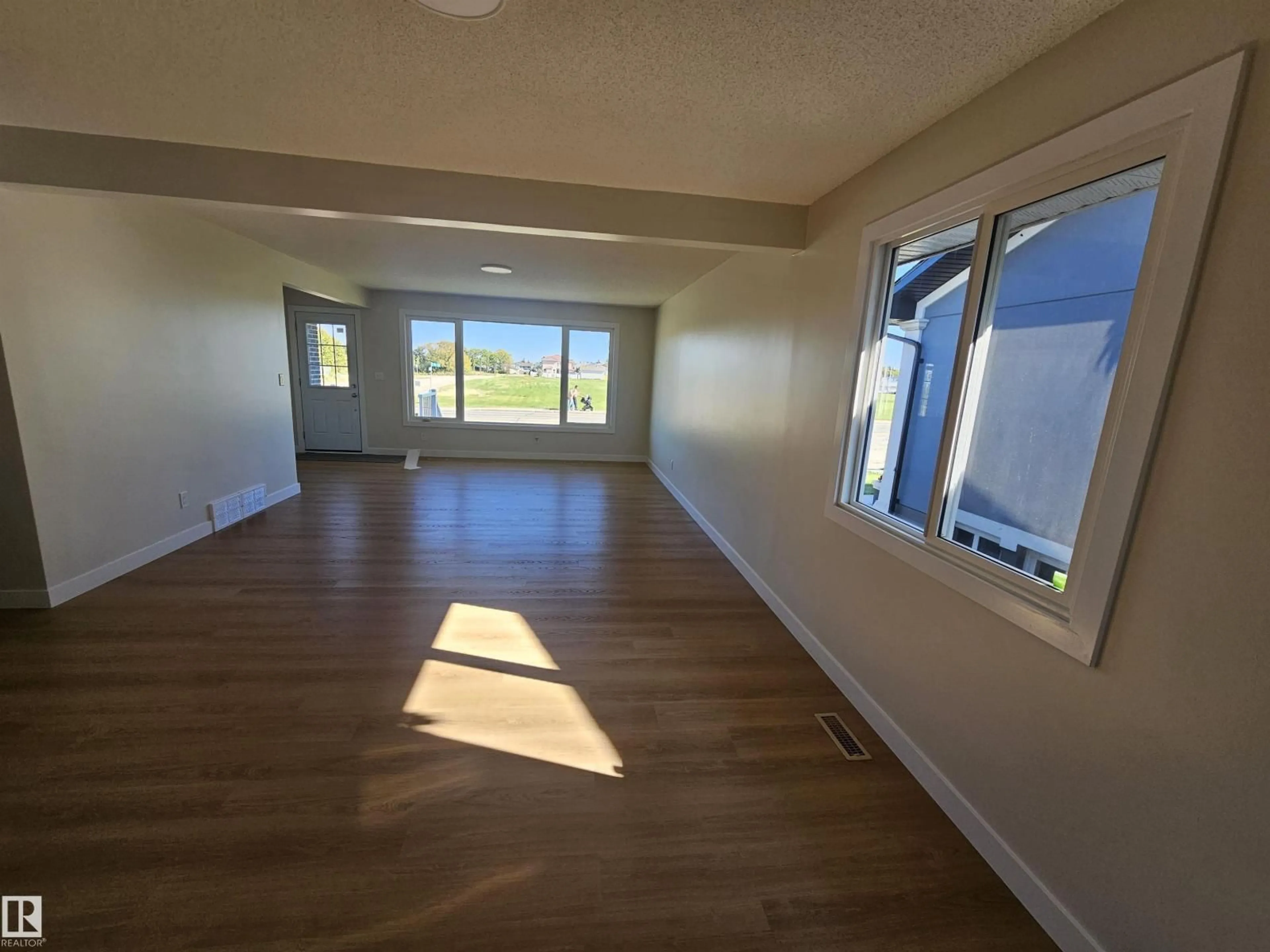 A pic of a room for NW - 12344 50 ST, Edmonton Alberta T5W3E1