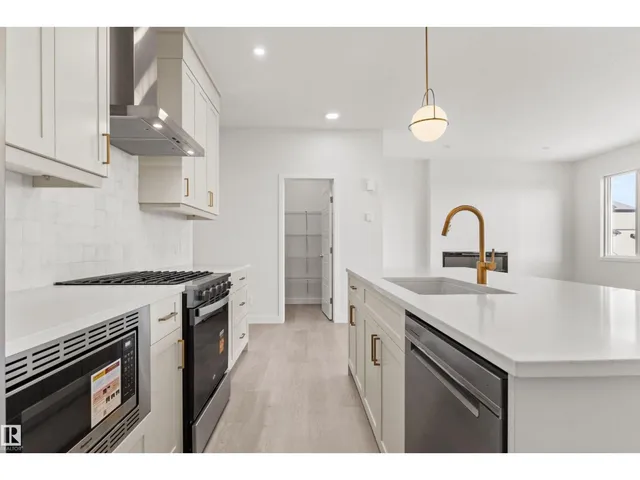 271 PATERSON LI, Edmonton 3
