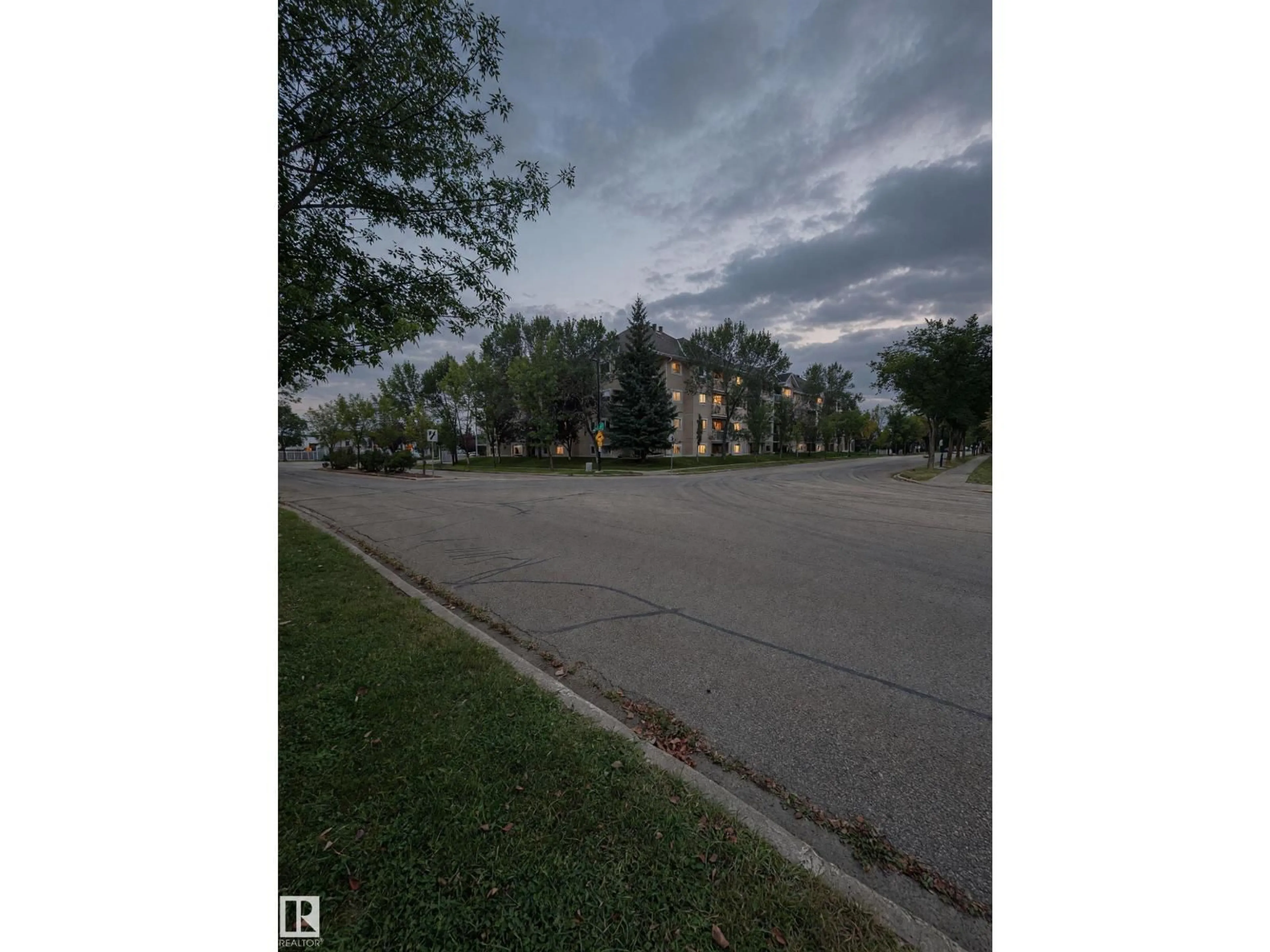 Blurry image for #115 - 11620 9A AV NW, Edmonton Alberta T6J7B4