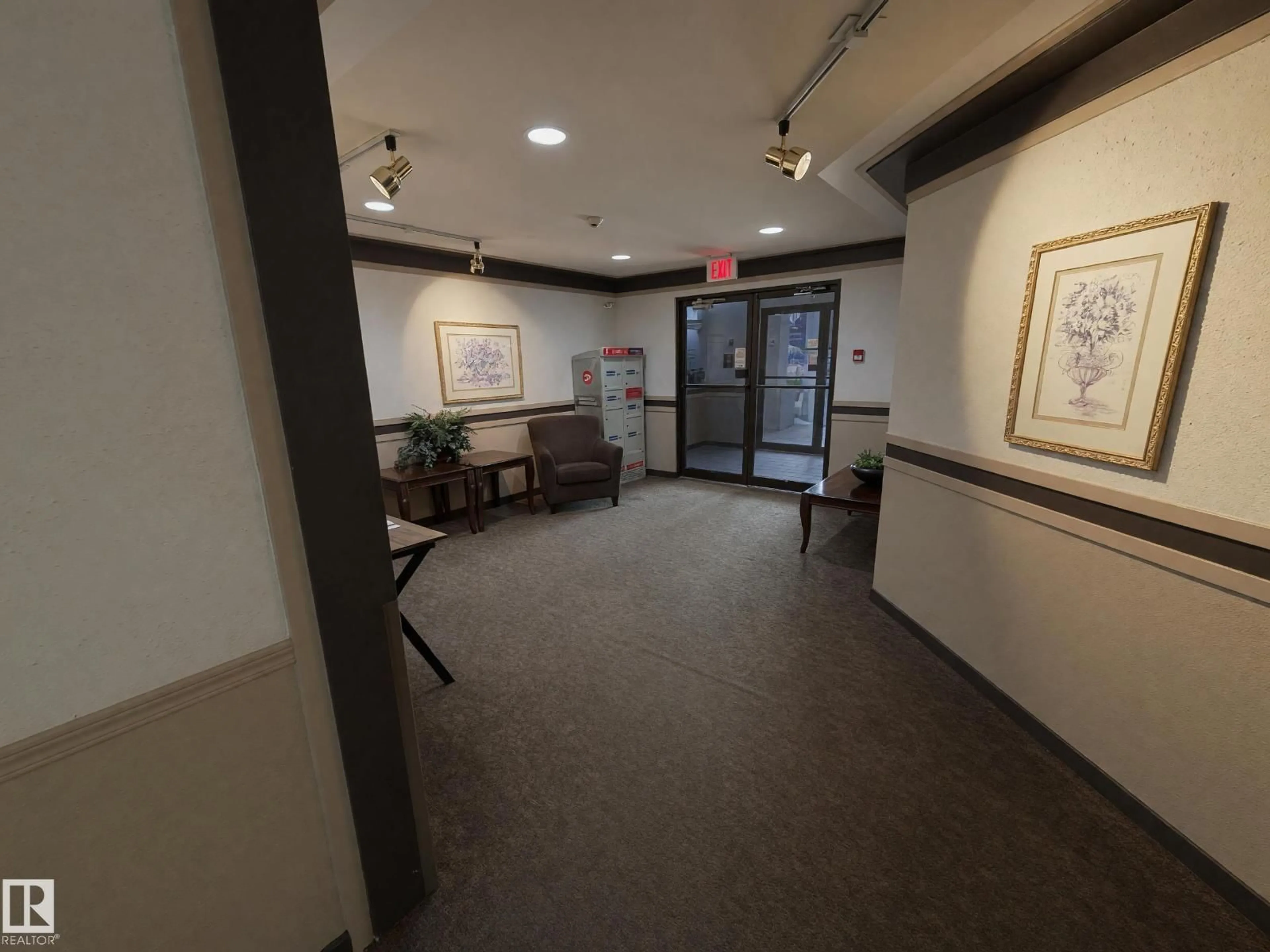 Indoor foyer for #115 - 11620 9A AV NW, Edmonton Alberta T6J7B4