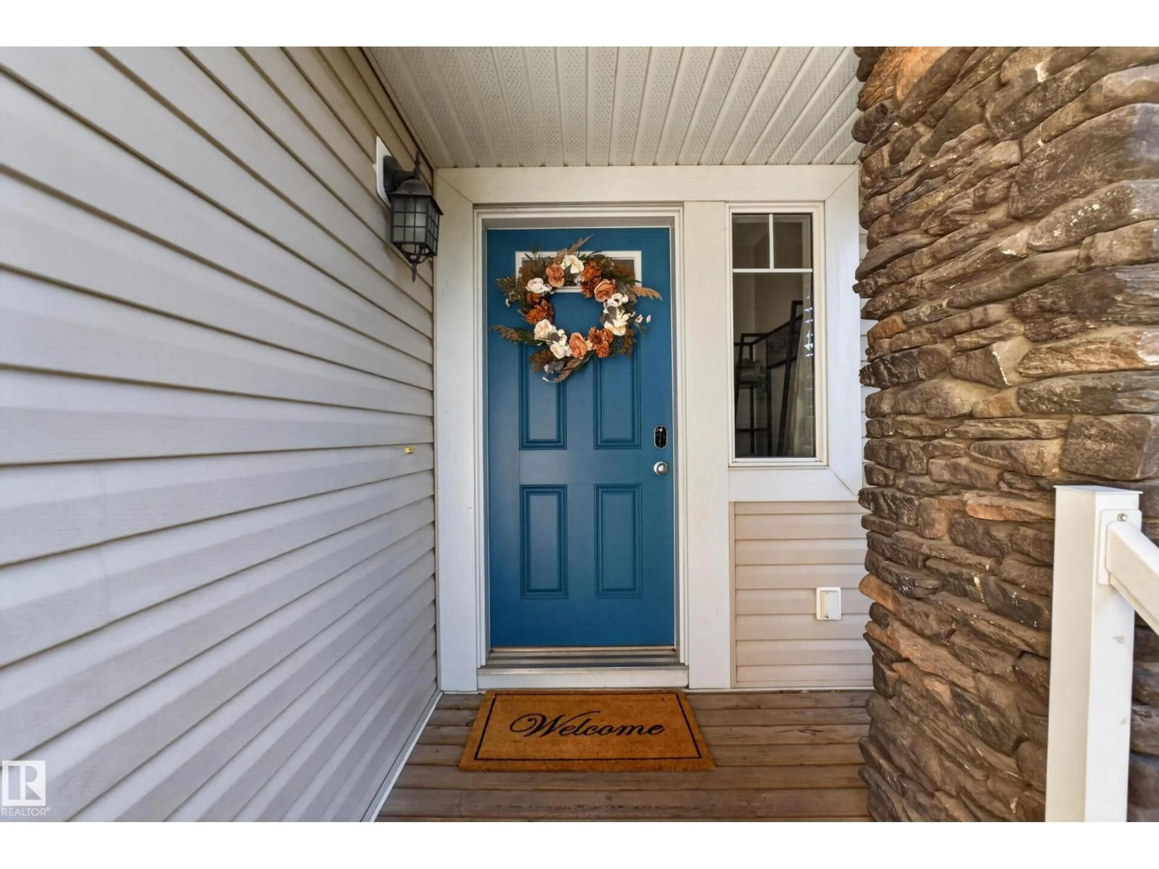 Indoor entryway for 204 SUMMERSTONE LN, Sherwood Park Alberta T8H0K2
