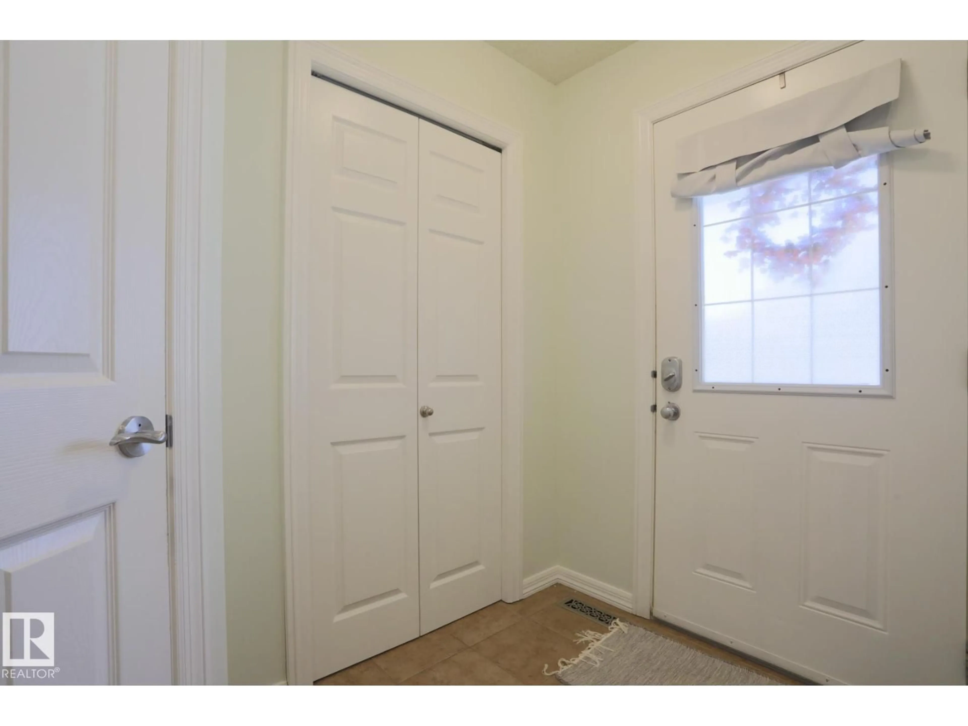 Indoor entryway for #17 - 1730 LEGER GATE, Edmonton Alberta T6R0R3
