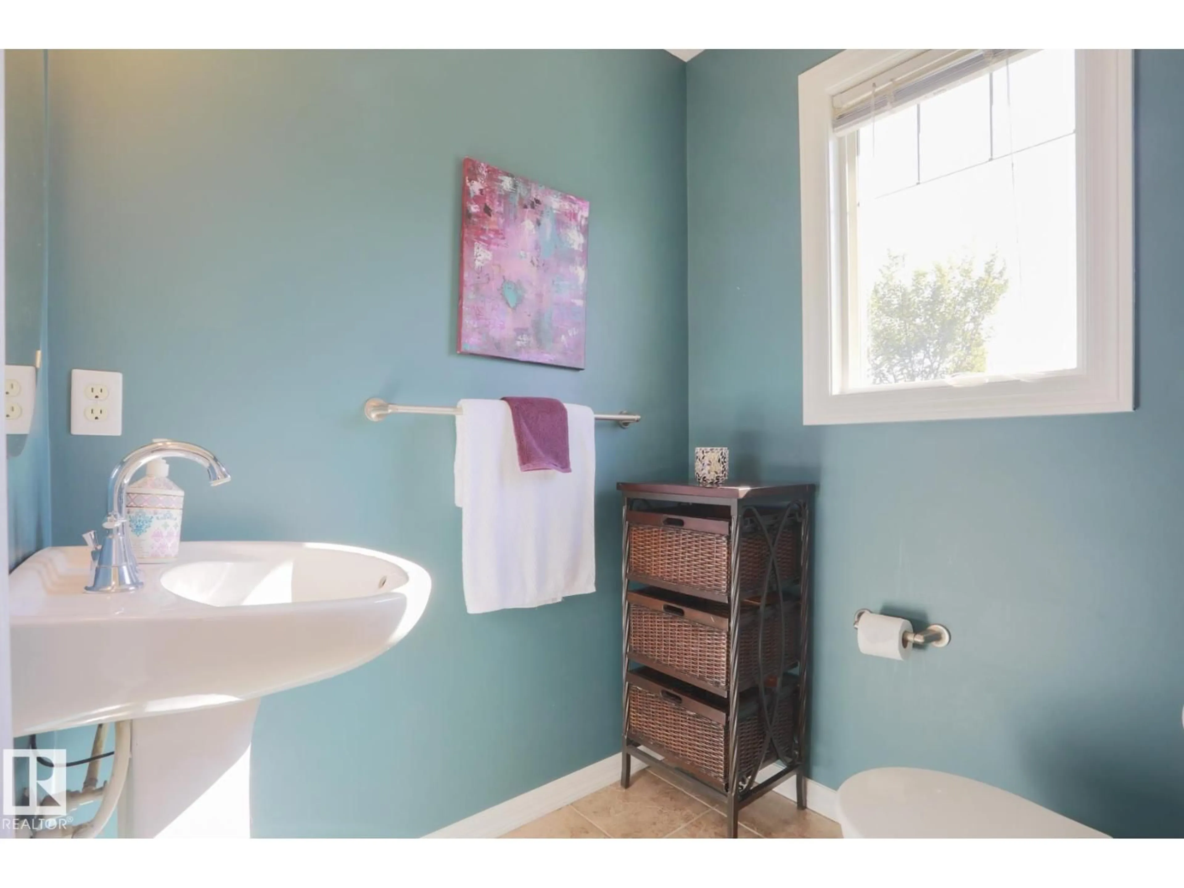 Standard bathroom, ceramic/tile floor for #17 - 1730 LEGER GATE, Edmonton Alberta T6R0R3