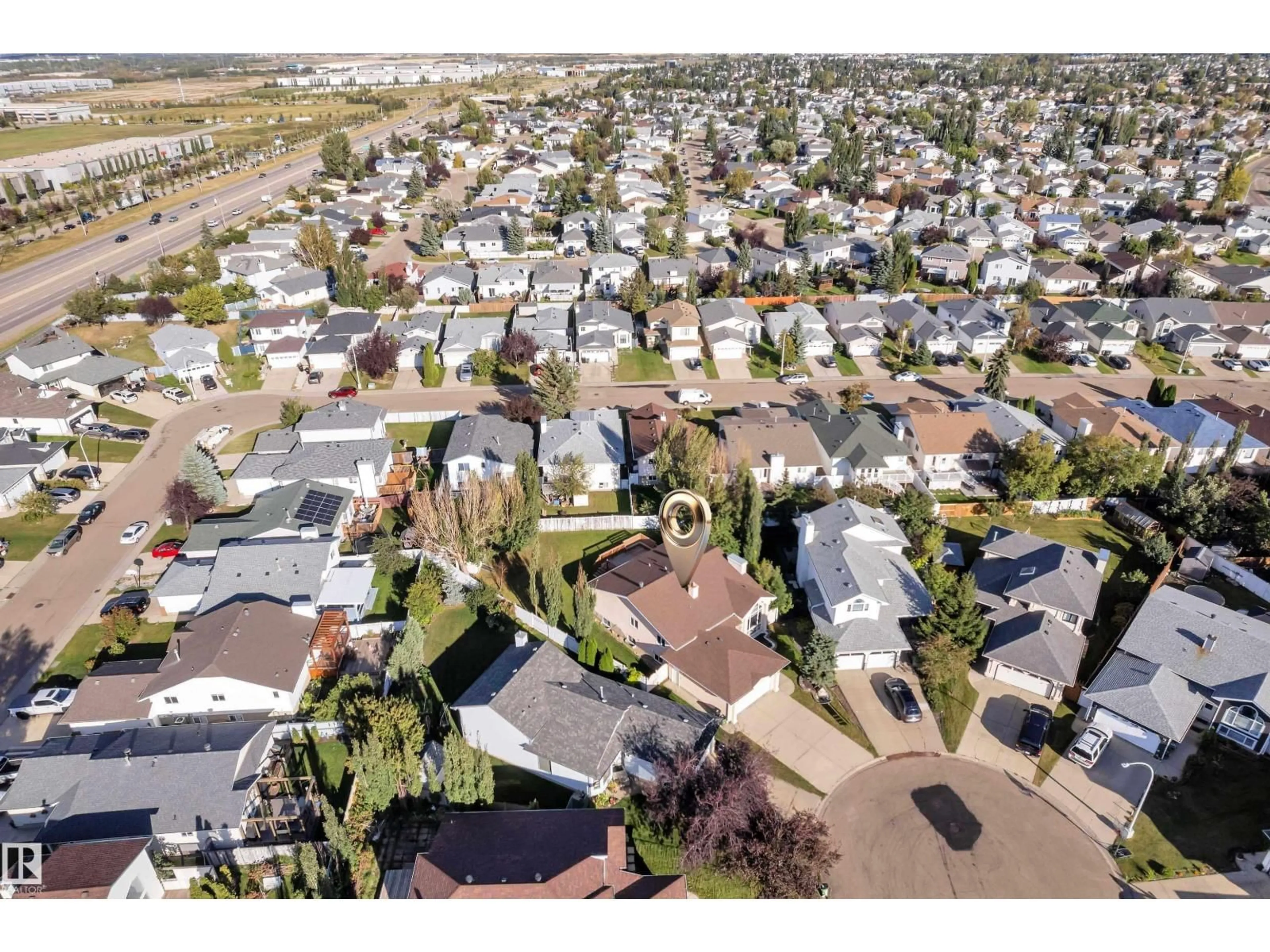 A pic from outside/outdoor area/front of a property/back of a property/a pic from drone, street for 1191 JOYCE RD, Edmonton Alberta T6L6V4