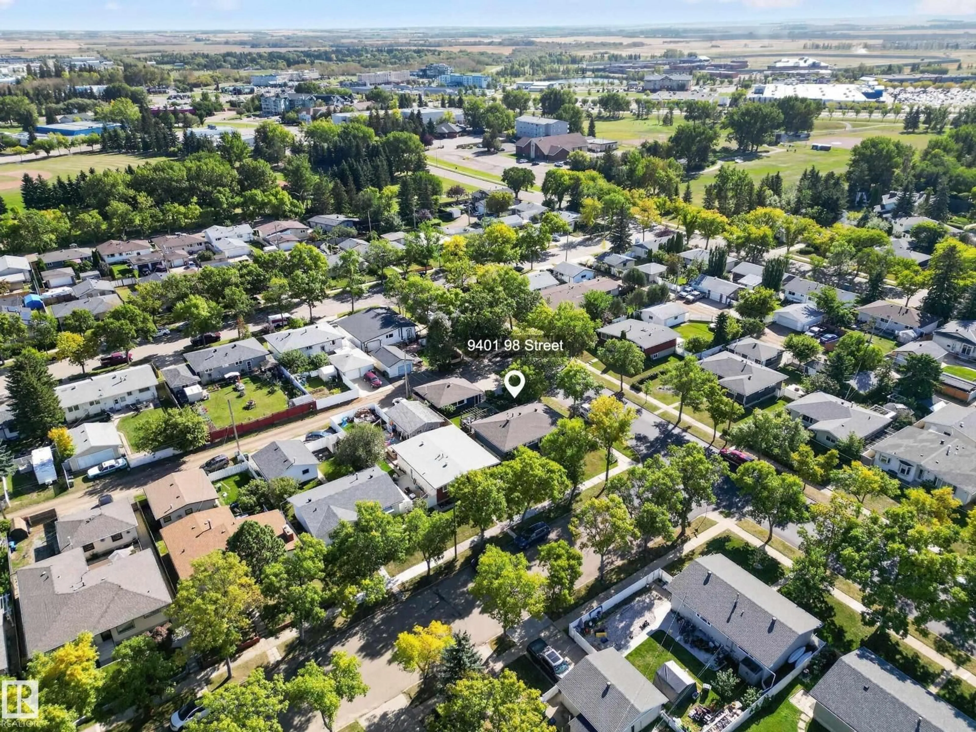 A pic from outside/outdoor area/front of a property/back of a property/a pic from drone, street for 9401 98 ST, Fort Saskatchewan Alberta T8L1T2