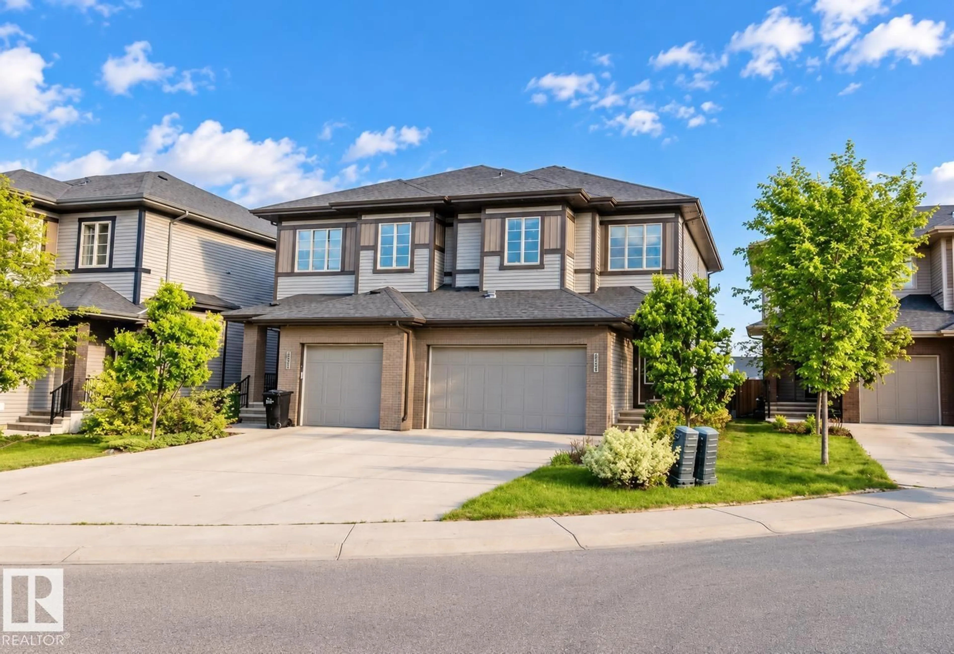 Home with vinyl exterior material, street for 2921 ANDERSON CT, Edmonton Alberta T6W2N3