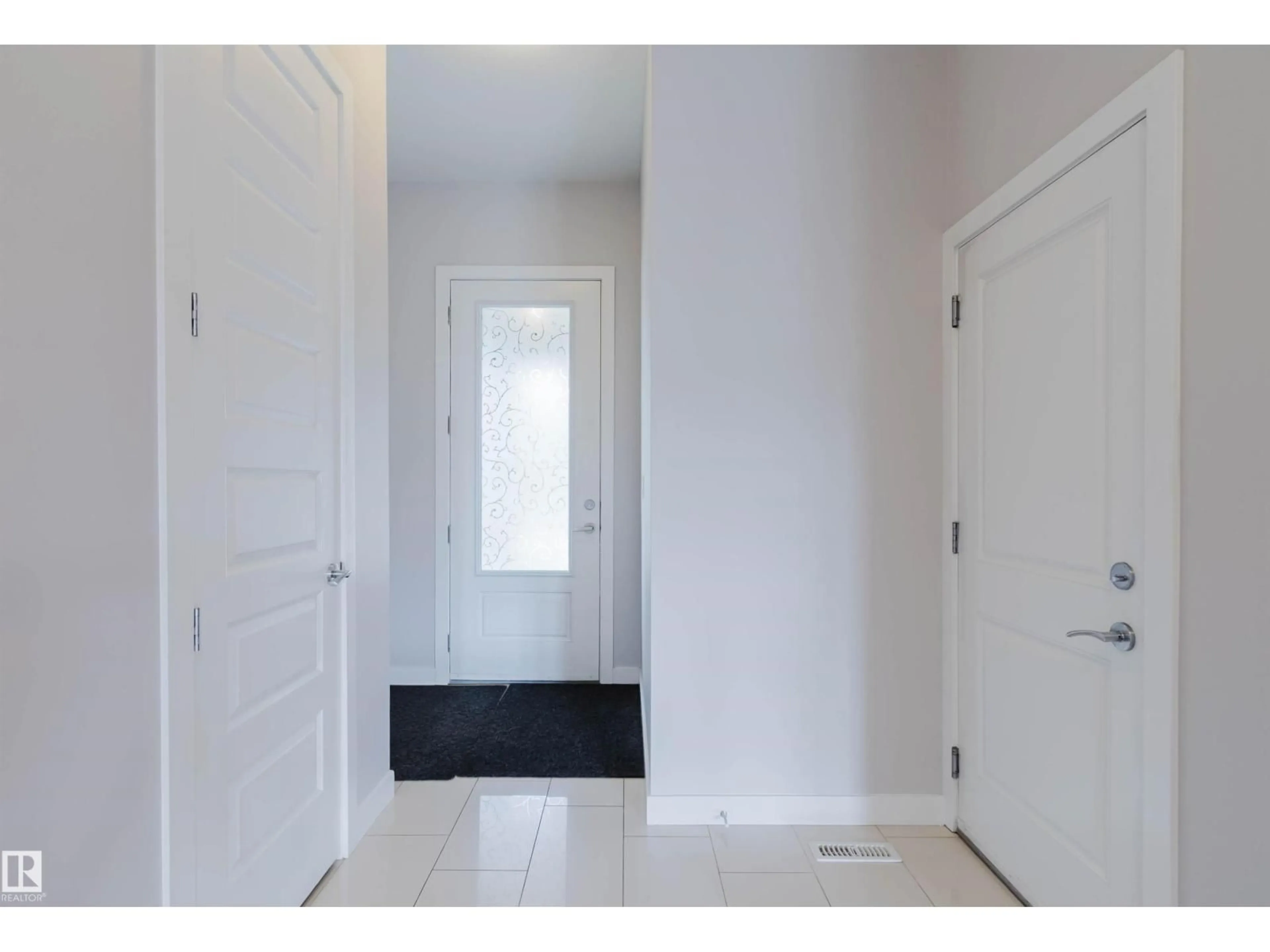 Indoor entryway for 2921 ANDERSON CT, Edmonton Alberta T6W2N3