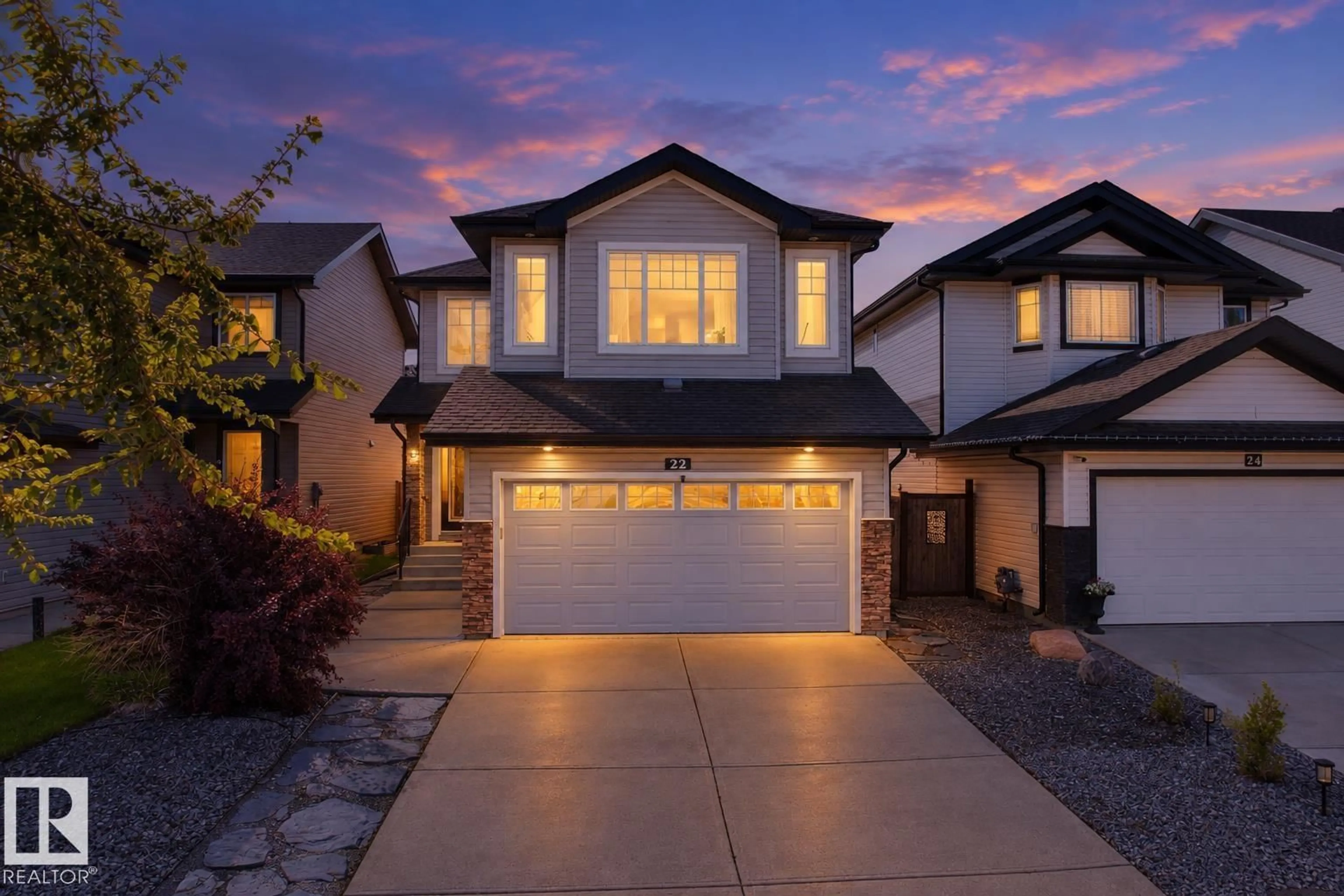 Home with vinyl exterior material, street for 22 NORTON AV, St. Albert Alberta T8N4C4