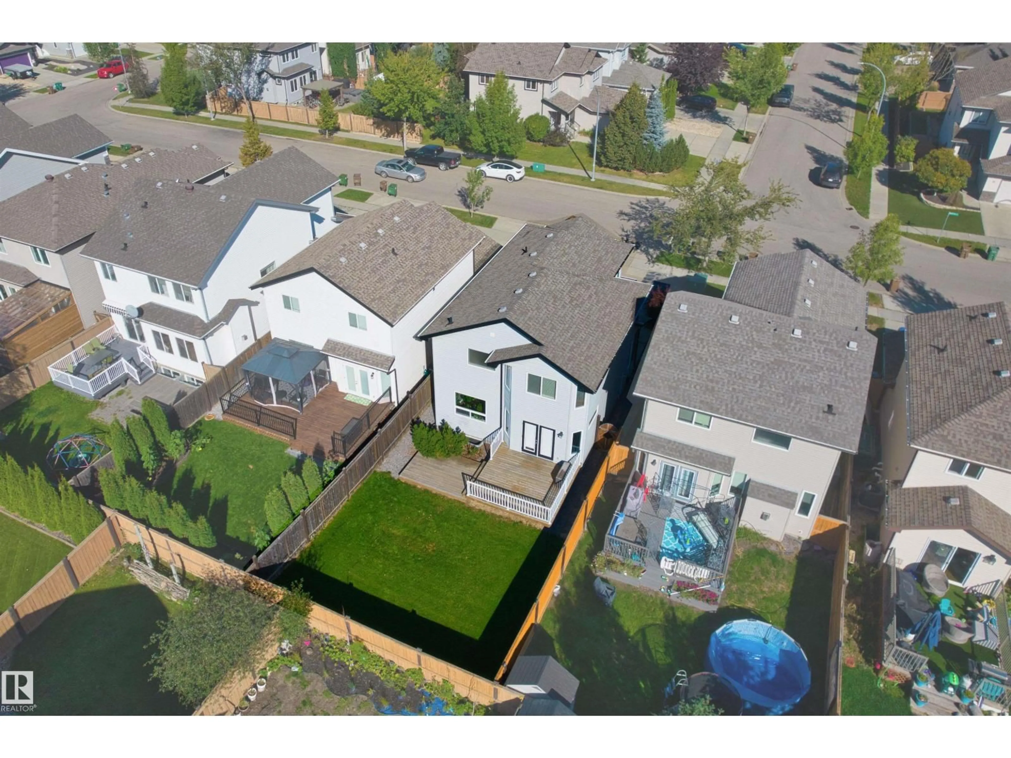 A pic from outside/outdoor area/front of a property/back of a property/a pic from drone, street for 22 NORTON AV, St. Albert Alberta T8N4C4