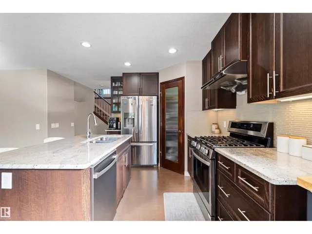 22 NORTON AV, St. Albert 5