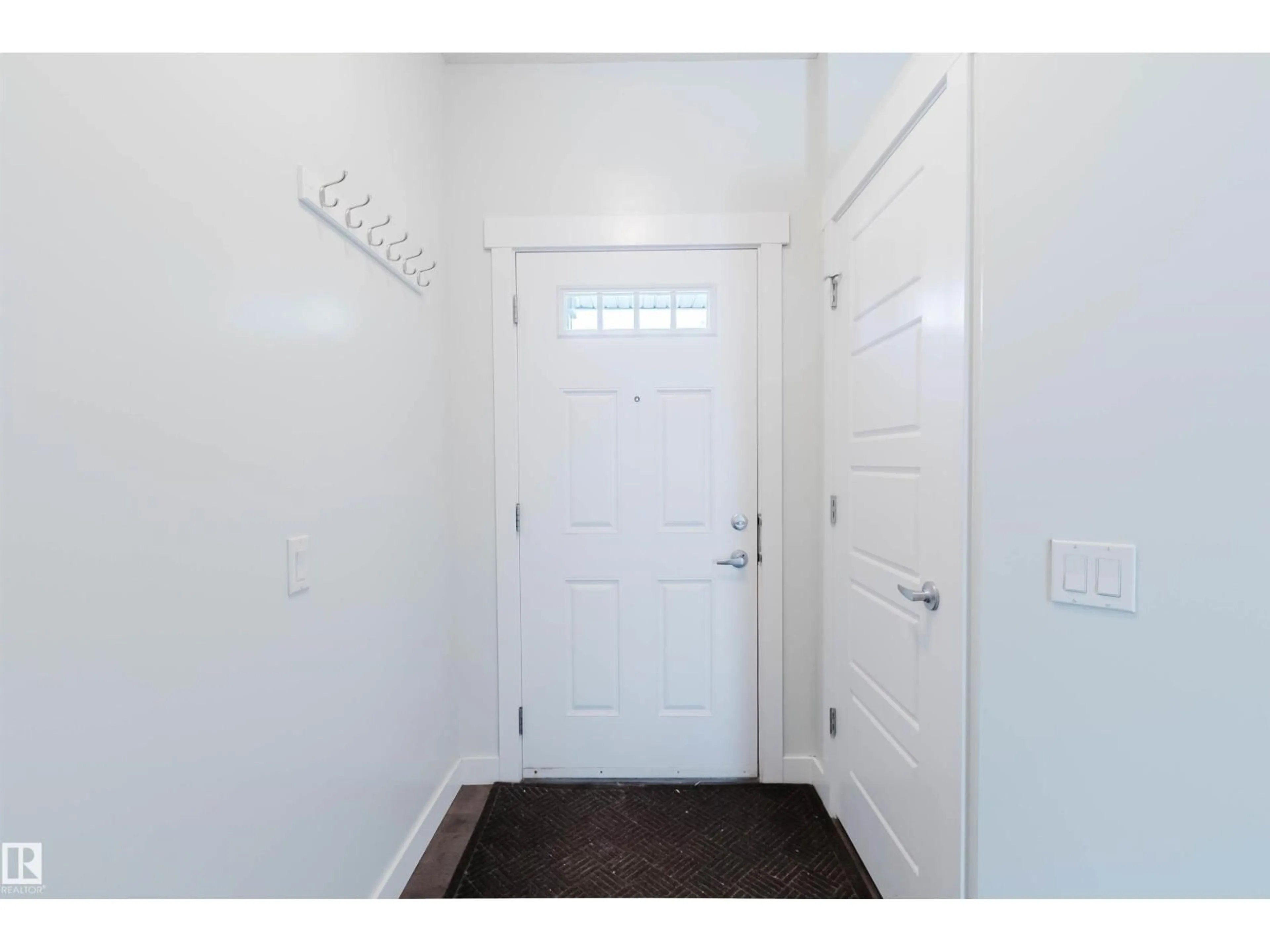 Indoor entryway for LI SW - 4315 PROWSE LINK, Edmonton Alberta T6W3A7