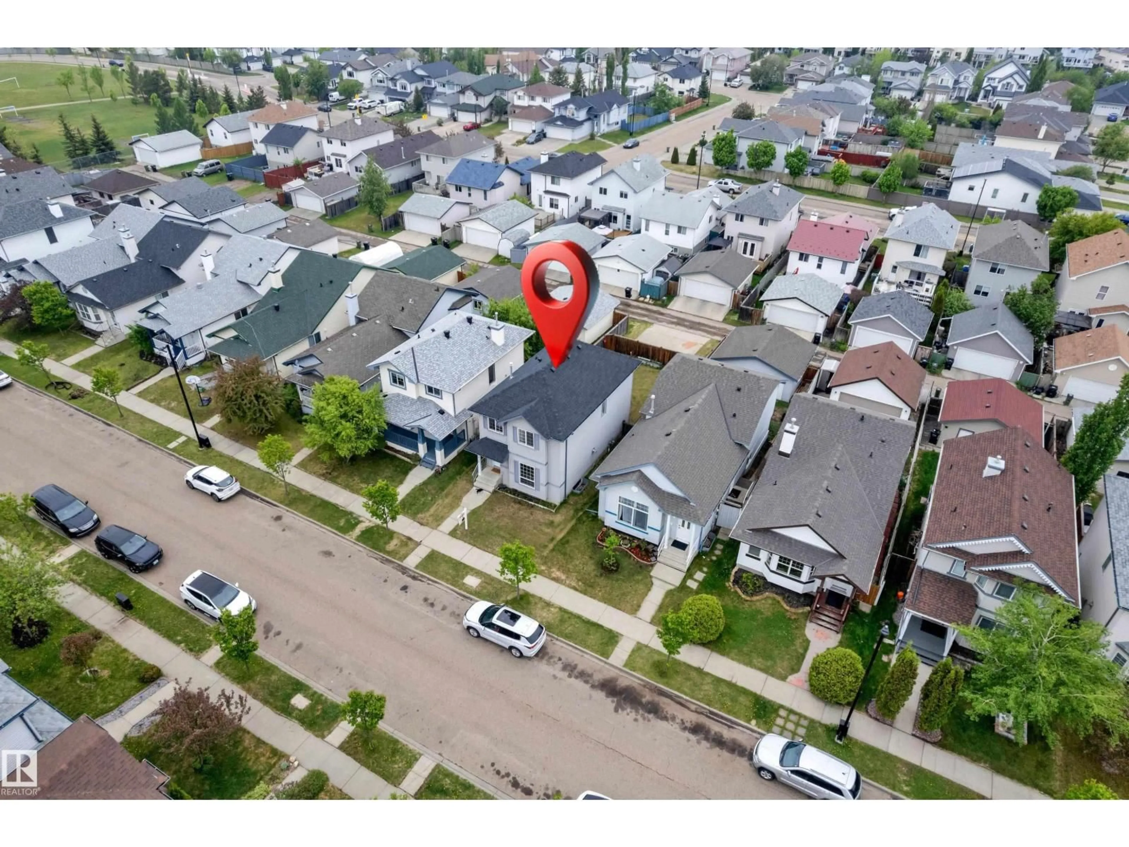 A pic from outside/outdoor area/front of a property/back of a property/a pic from drone, street for 2912 31 STREET, Edmonton Alberta T6T1T9