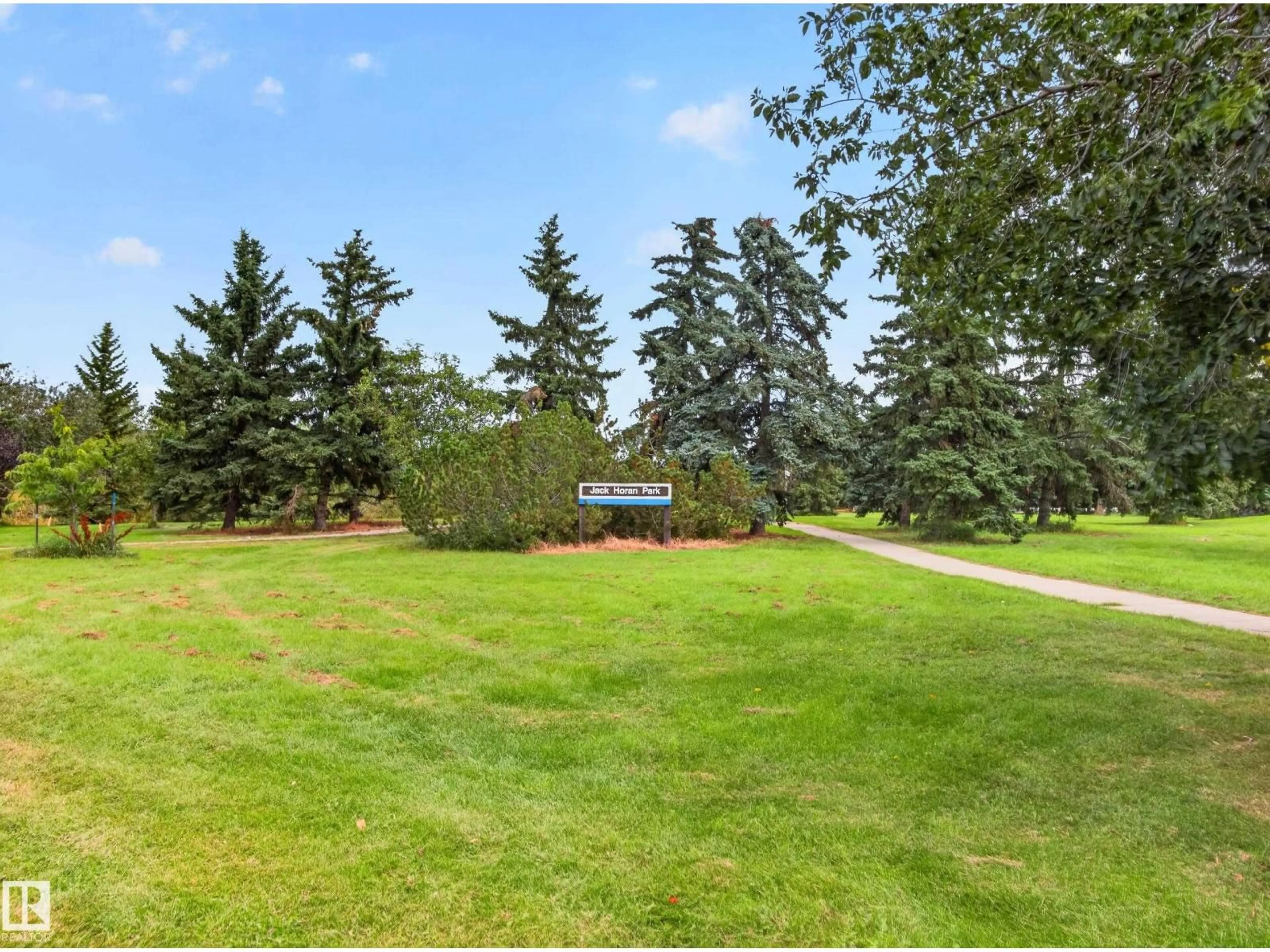 A pic from outside/outdoor area/front of a property/back of a property/a pic from drone, forest/trees view for NW - 9836 169 ST, Edmonton Alberta T5P3X4