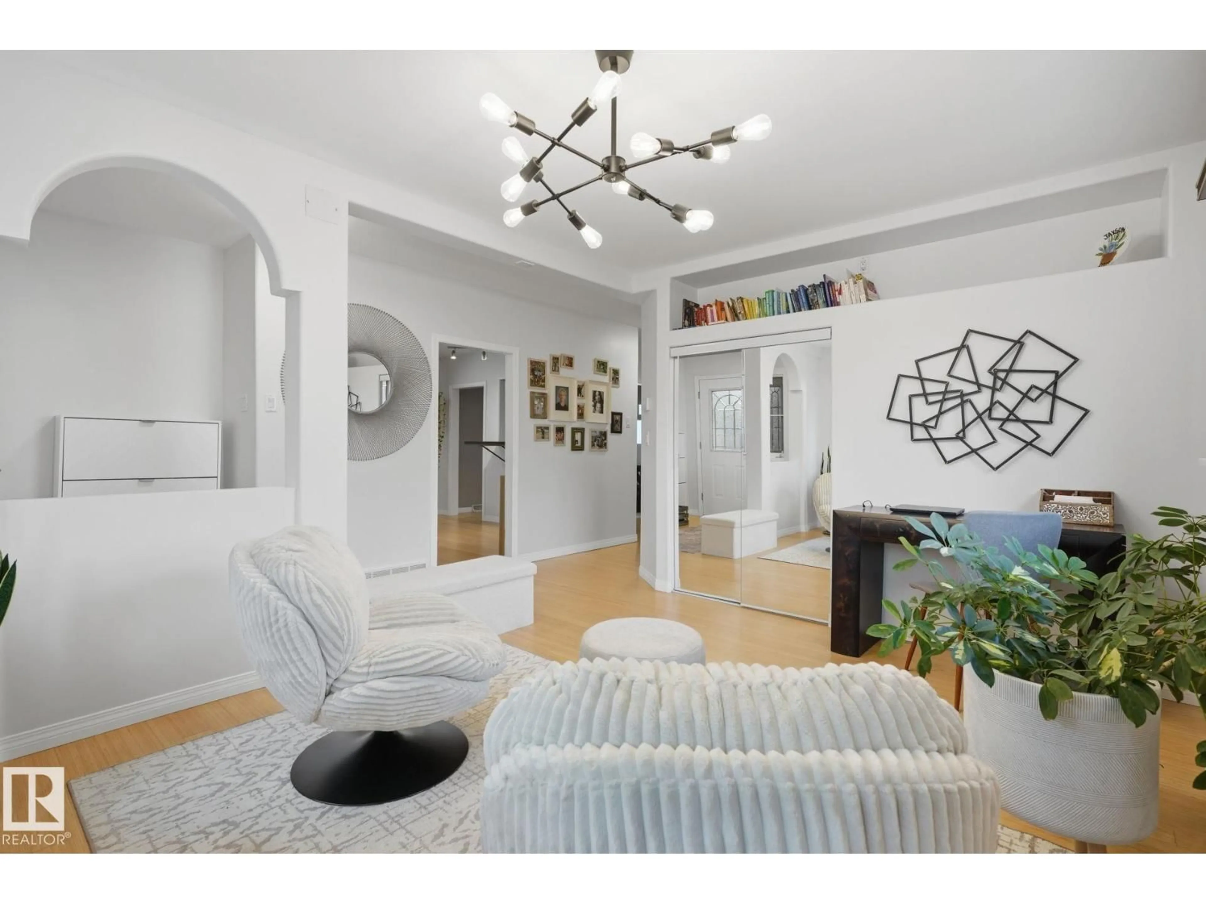 Living room with furniture, unknown for NW - 9520 95 AV, Edmonton Alberta T6C2A4