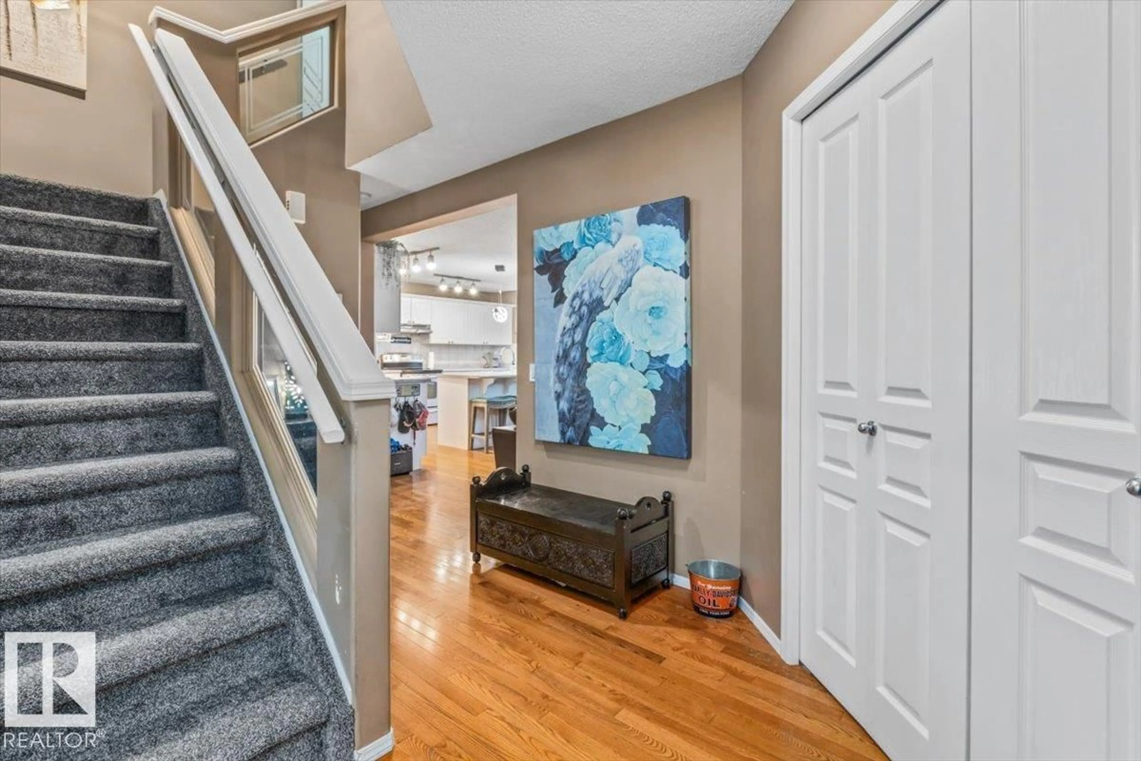 Indoor entryway for 184 FOXBORO PL, Sherwood Park Alberta T8A5Y5