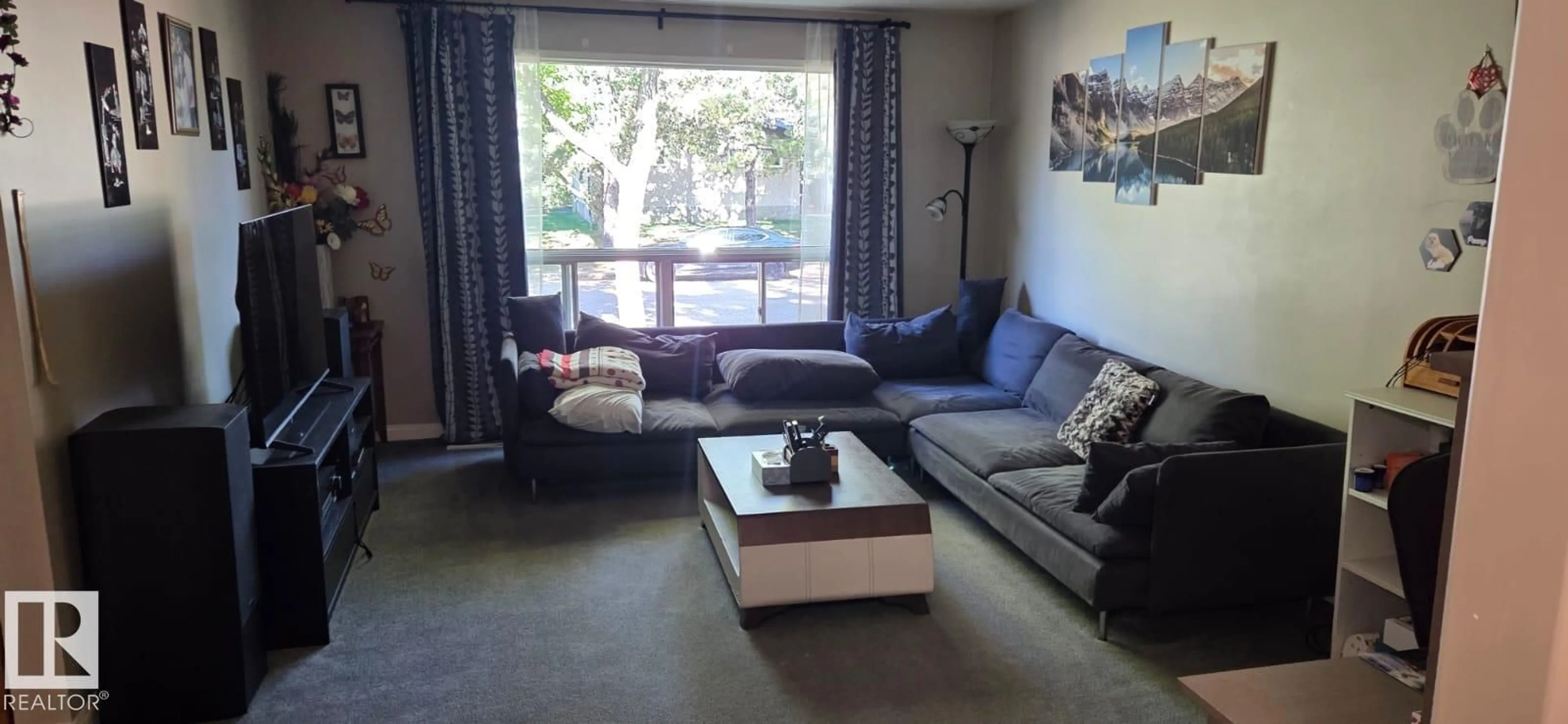 Living room with furniture, unknown for 439 CONIFER ST, Sherwood Park Alberta T8A1N2