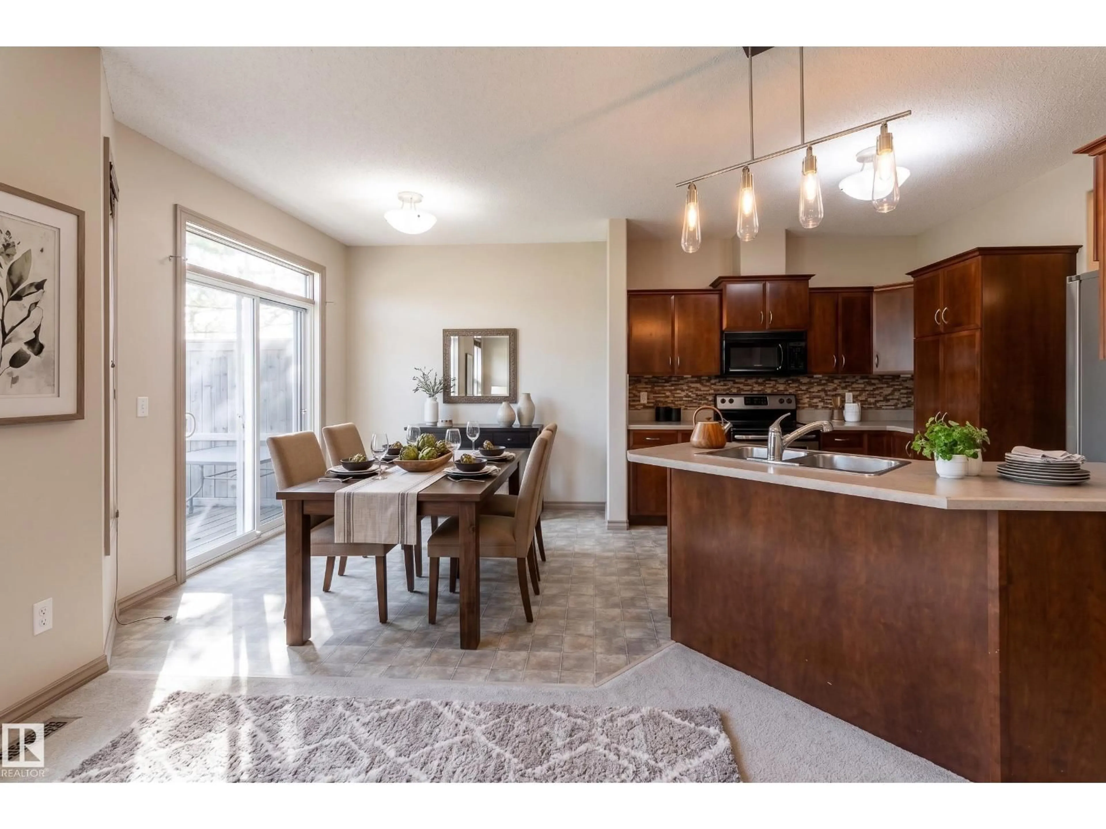 Open concept kitchen, unknown for 229 SUMMERWOOD BV, Sherwood Park Alberta T8H0C8