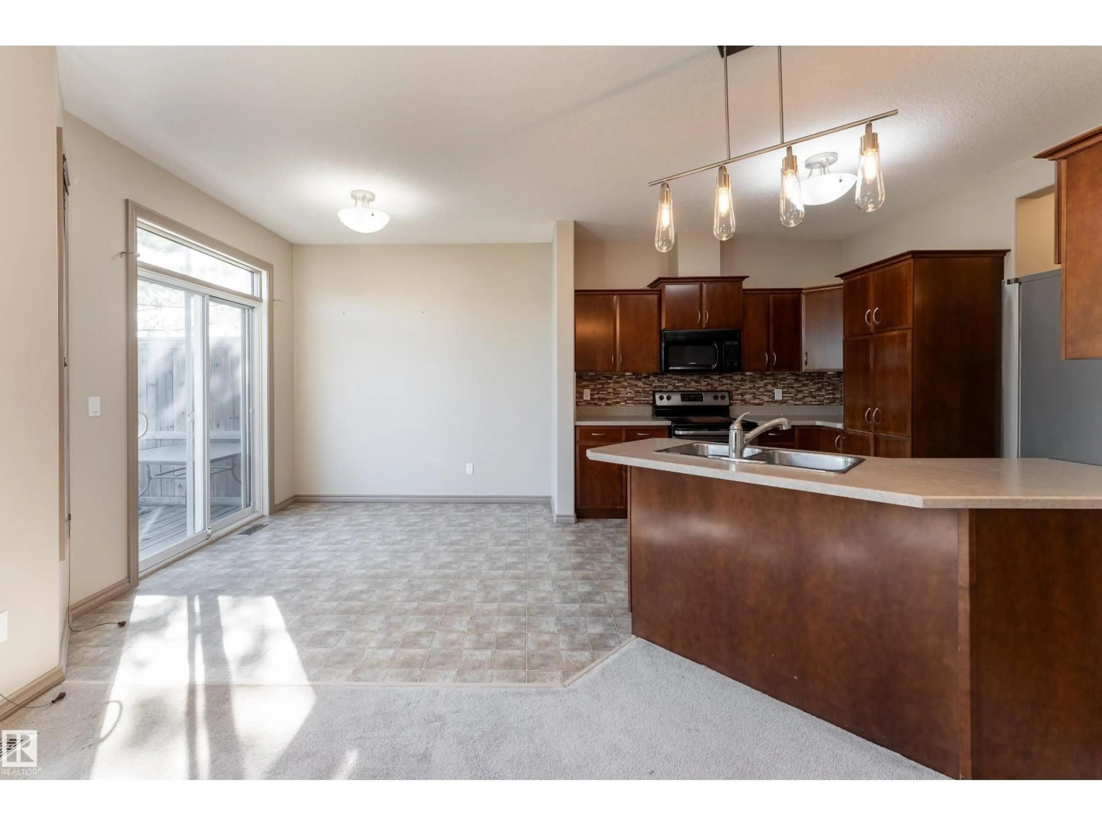 Open concept kitchen, unknown for 229 SUMMERWOOD BV, Sherwood Park Alberta T8H0C8