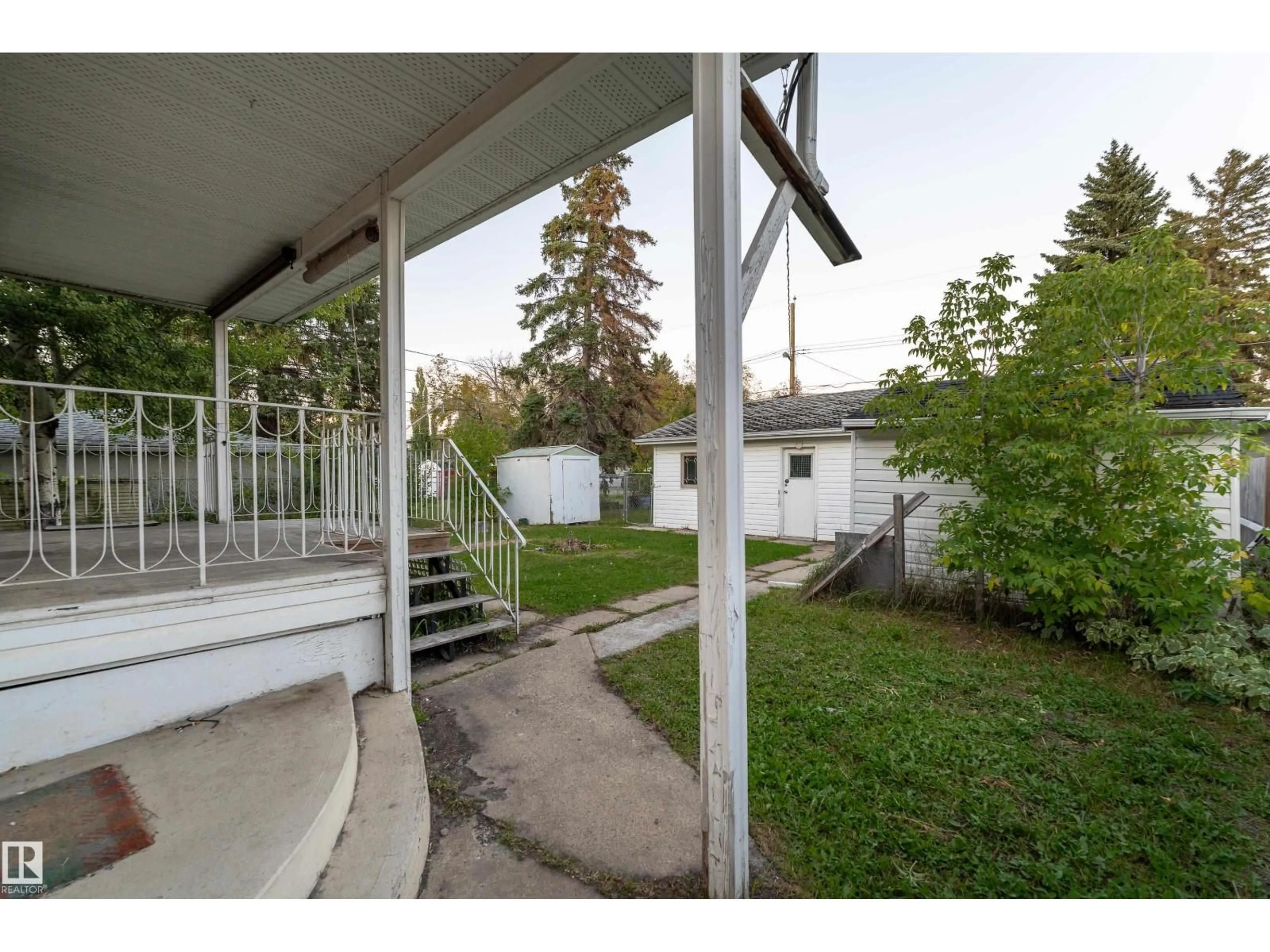 Patio, street for 9605 158 ST, Edmonton Alberta T5P2W9
