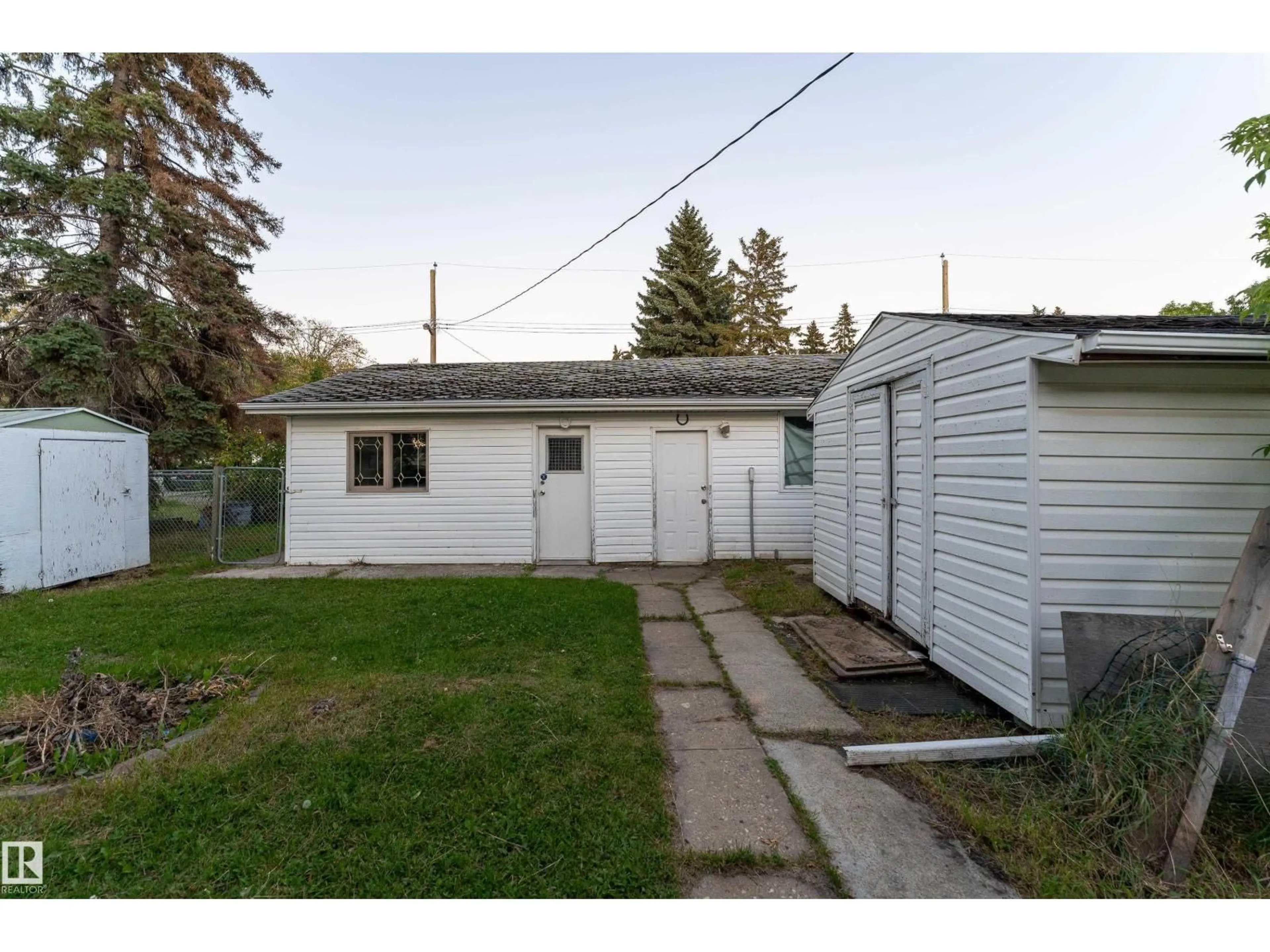 Shed for 9605 158 ST, Edmonton Alberta T5P2W9