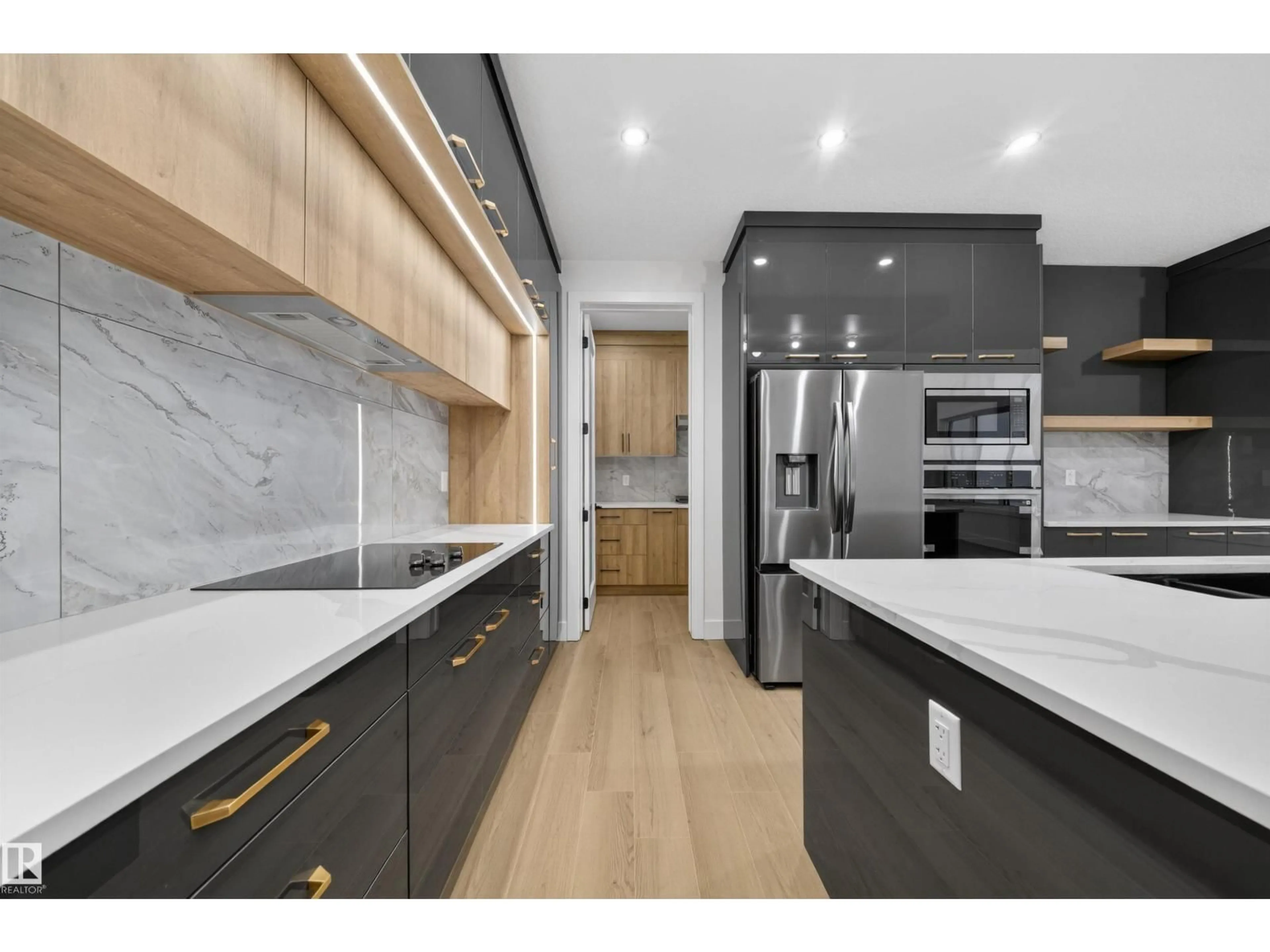 Contemporary kitchen, unknown for 5922 19 ST, Rural Leduc County Alberta T4X3C4