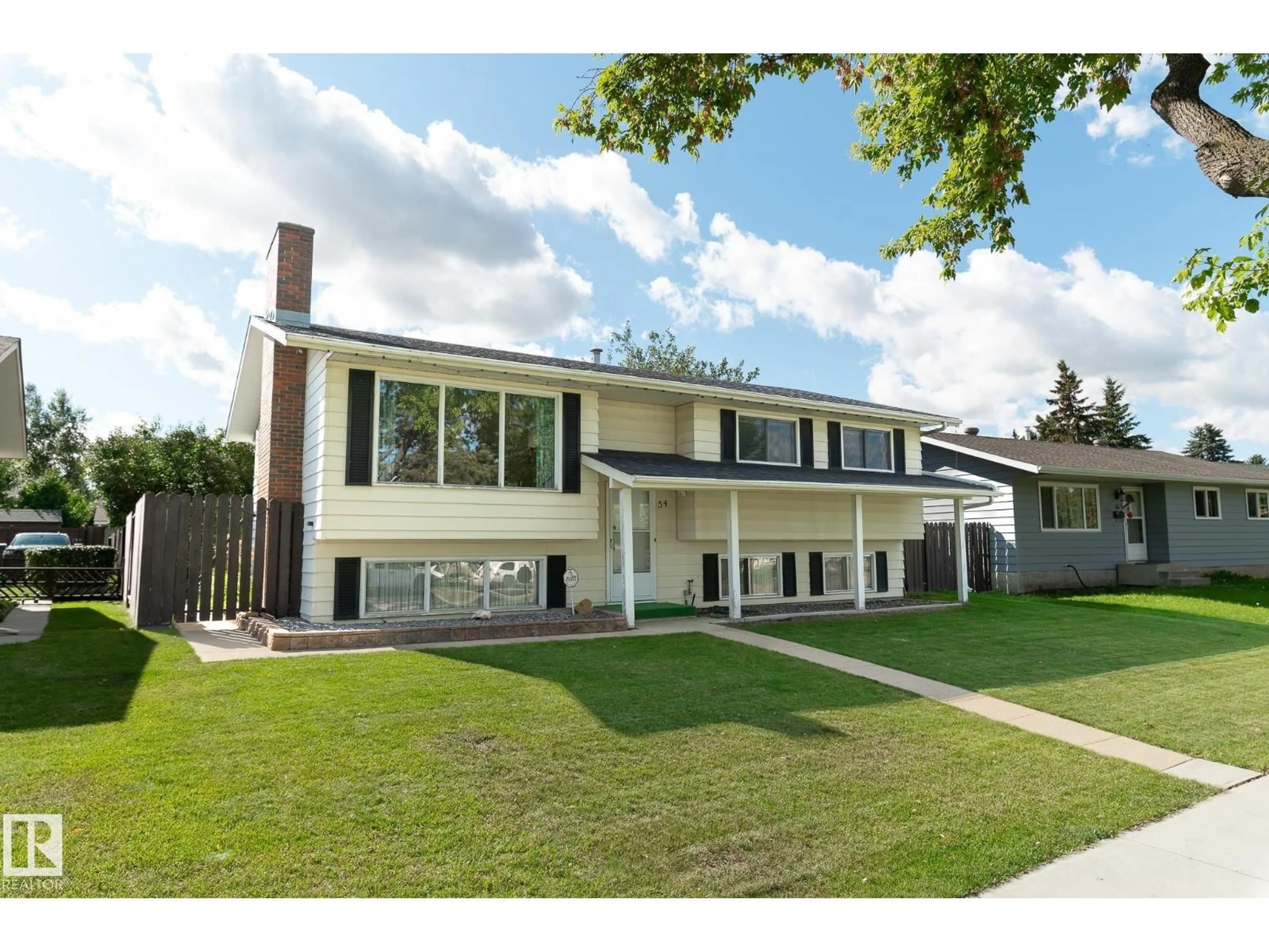 Home with vinyl exterior material, street for 54 MILLGROVE DR, Spruce Grove Alberta T7X2M4