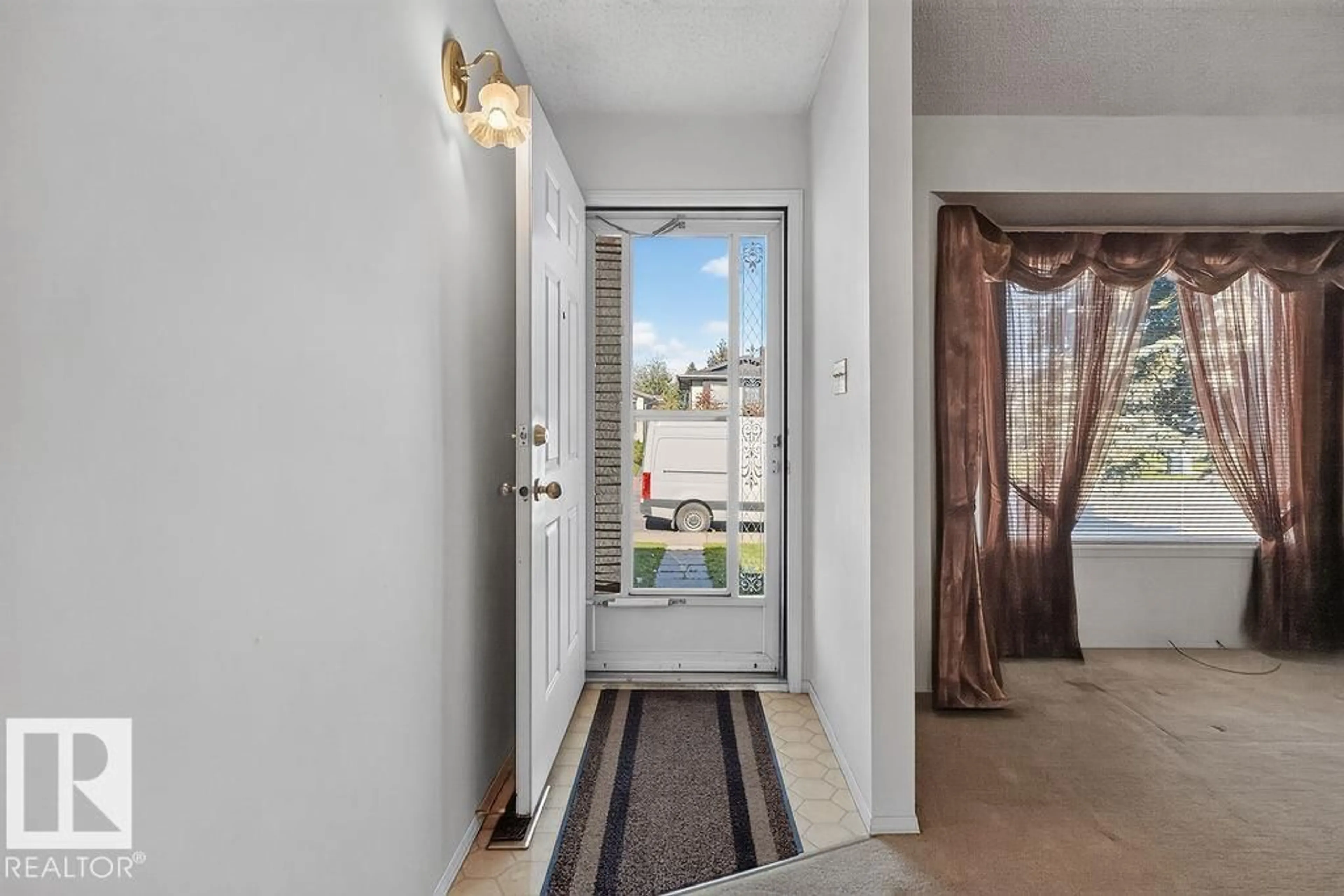 Indoor entryway for 7423 188 ST, Edmonton Alberta T5T5J7