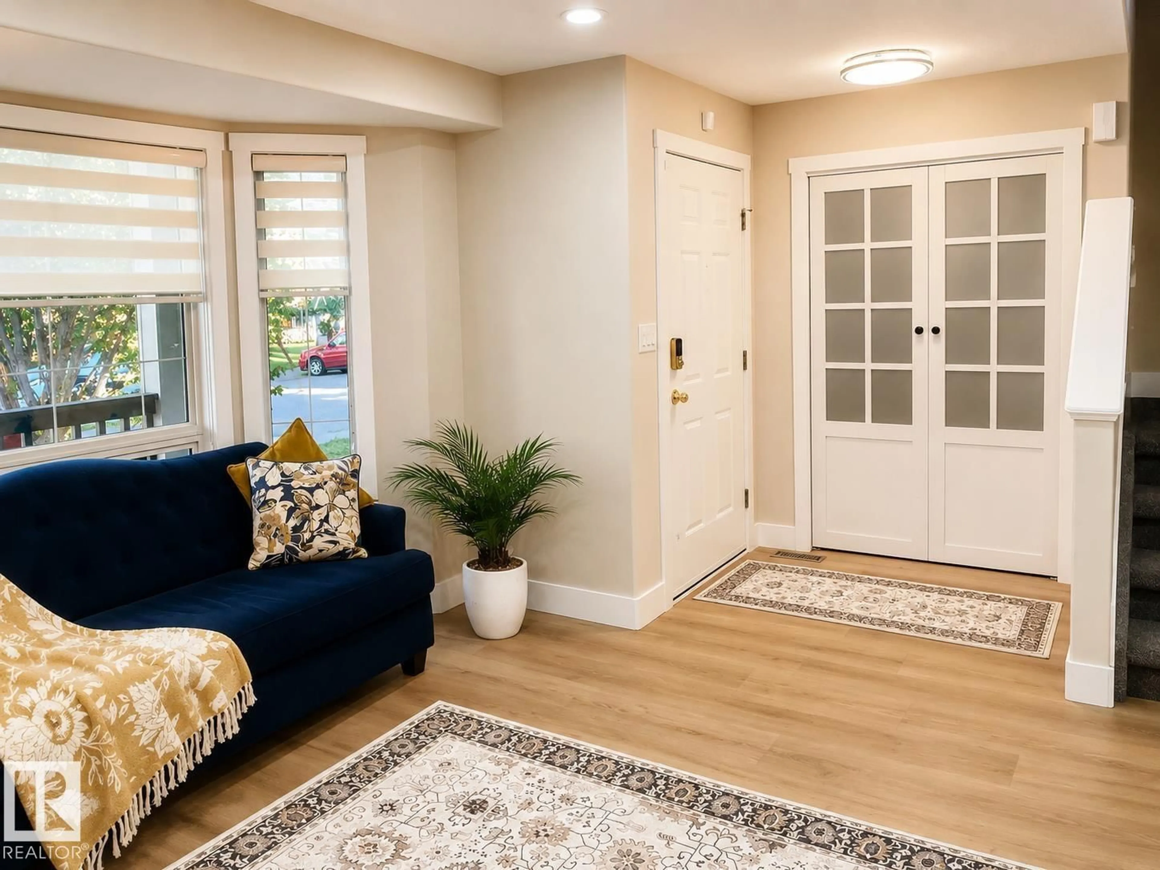 Indoor entryway for 3830 22 ST, Edmonton Alberta T6T1K8