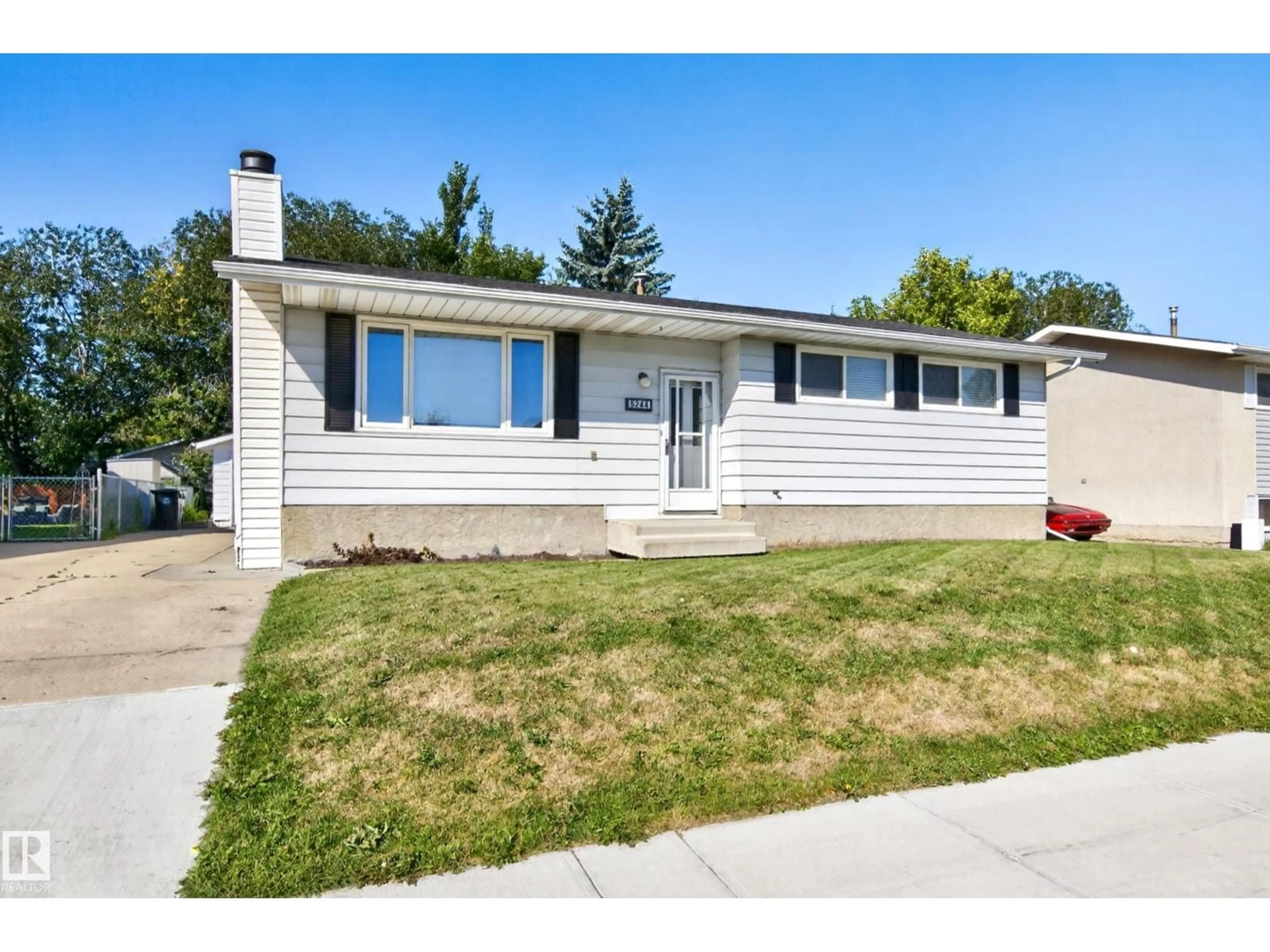Home with vinyl exterior material, street for 5244 52 ST, Leduc Alberta T9E5P6