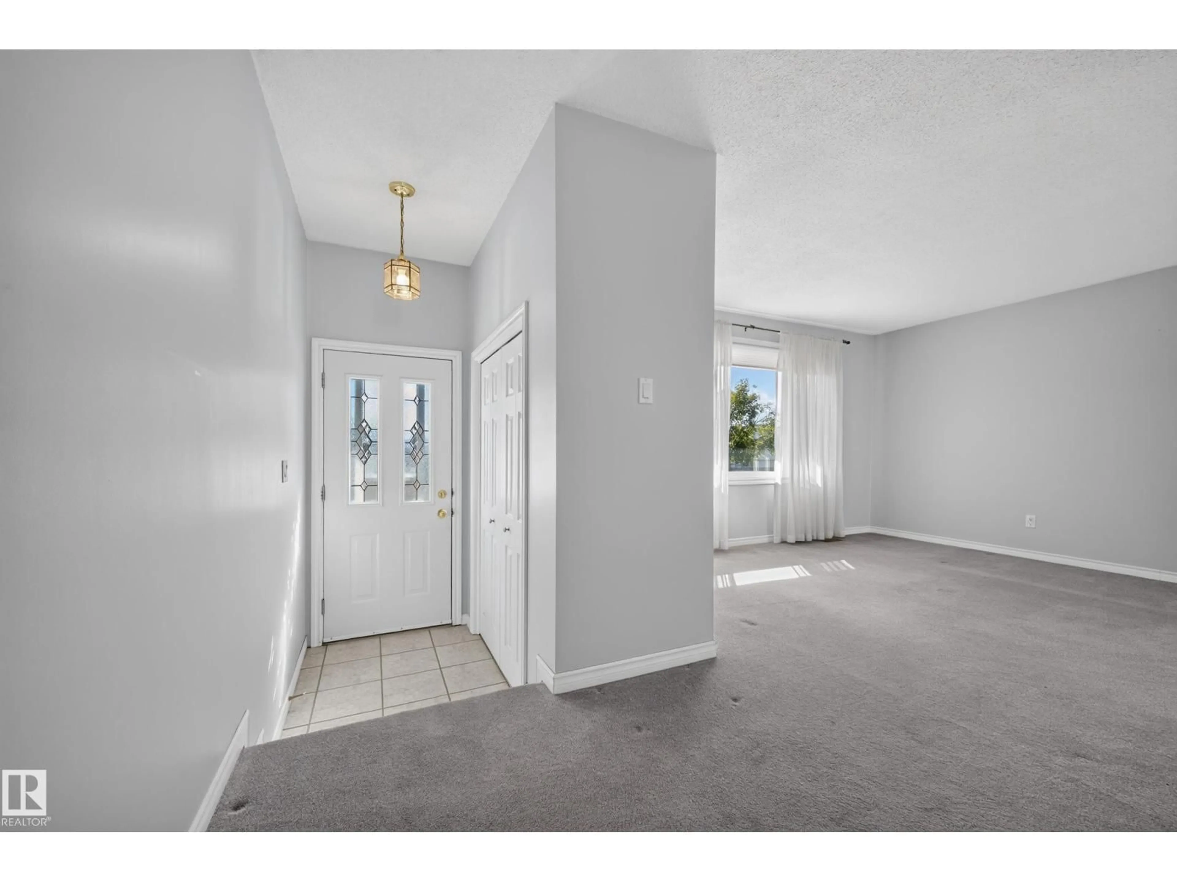 Indoor entryway for 5244 52 ST, Leduc Alberta T9E5P6