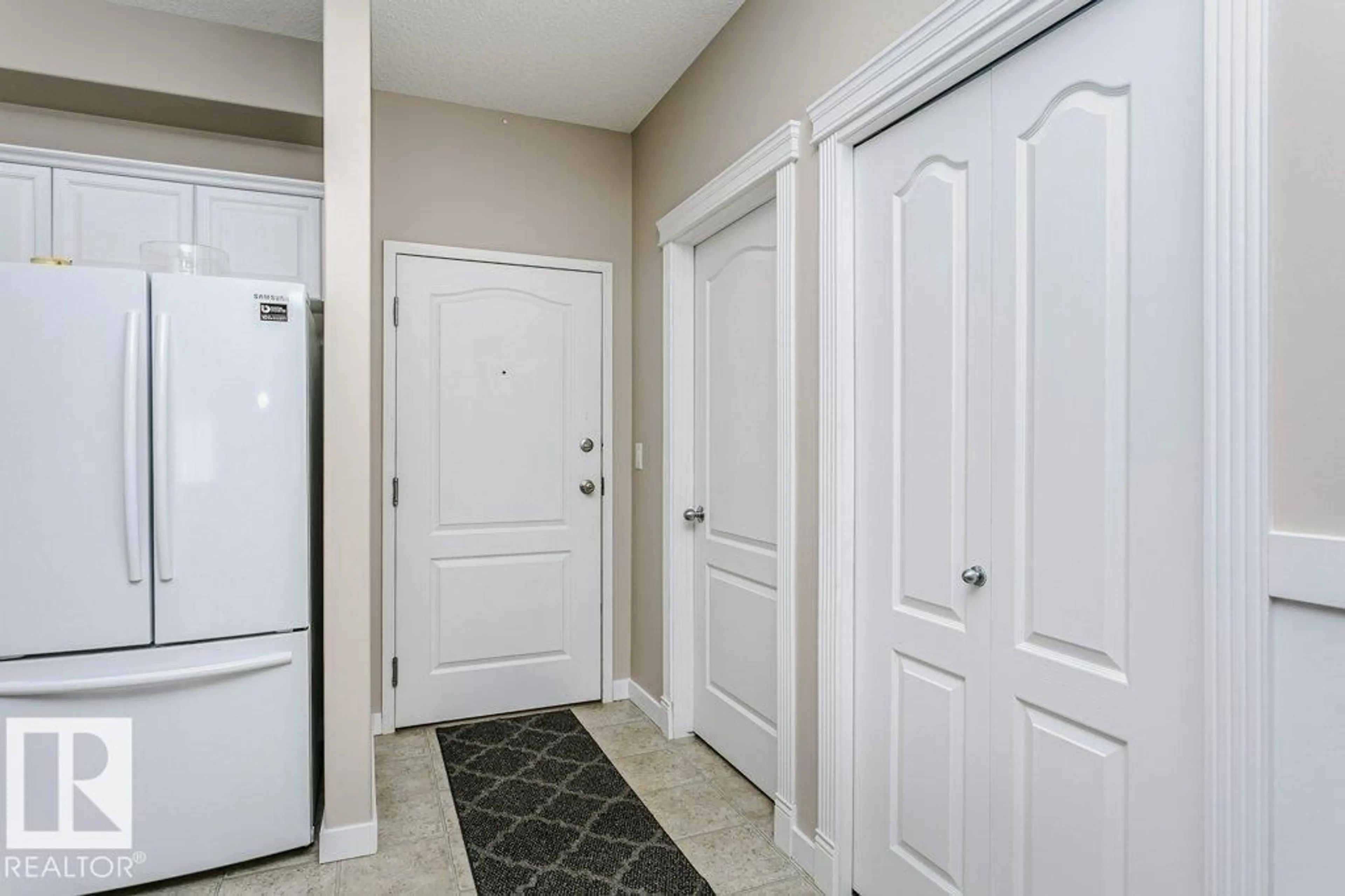 Indoor entryway for #323 - 16807 100 AV, Edmonton Alberta T5P4Z6