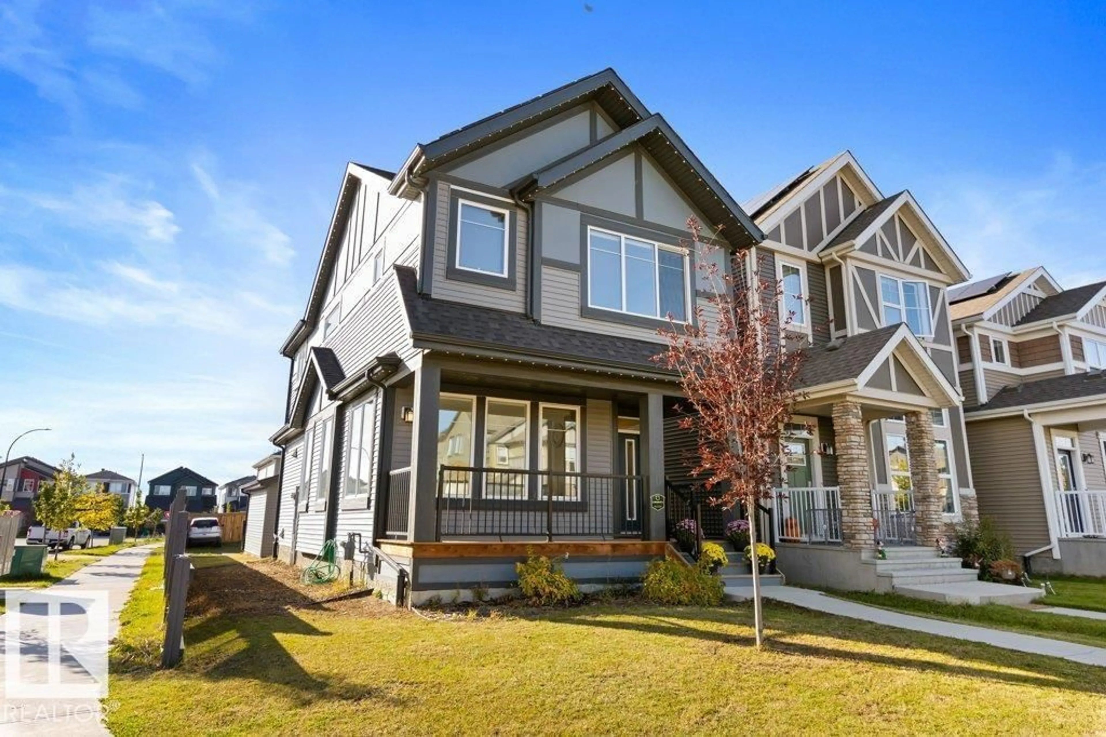 Home with vinyl exterior material, street for 24 NETTLE CR, St. Albert Alberta T8N7Z8