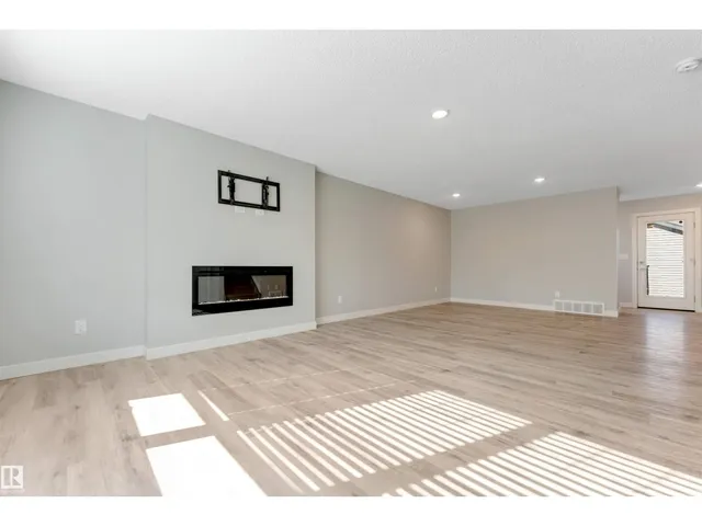 6466 177A AV, Edmonton 5
