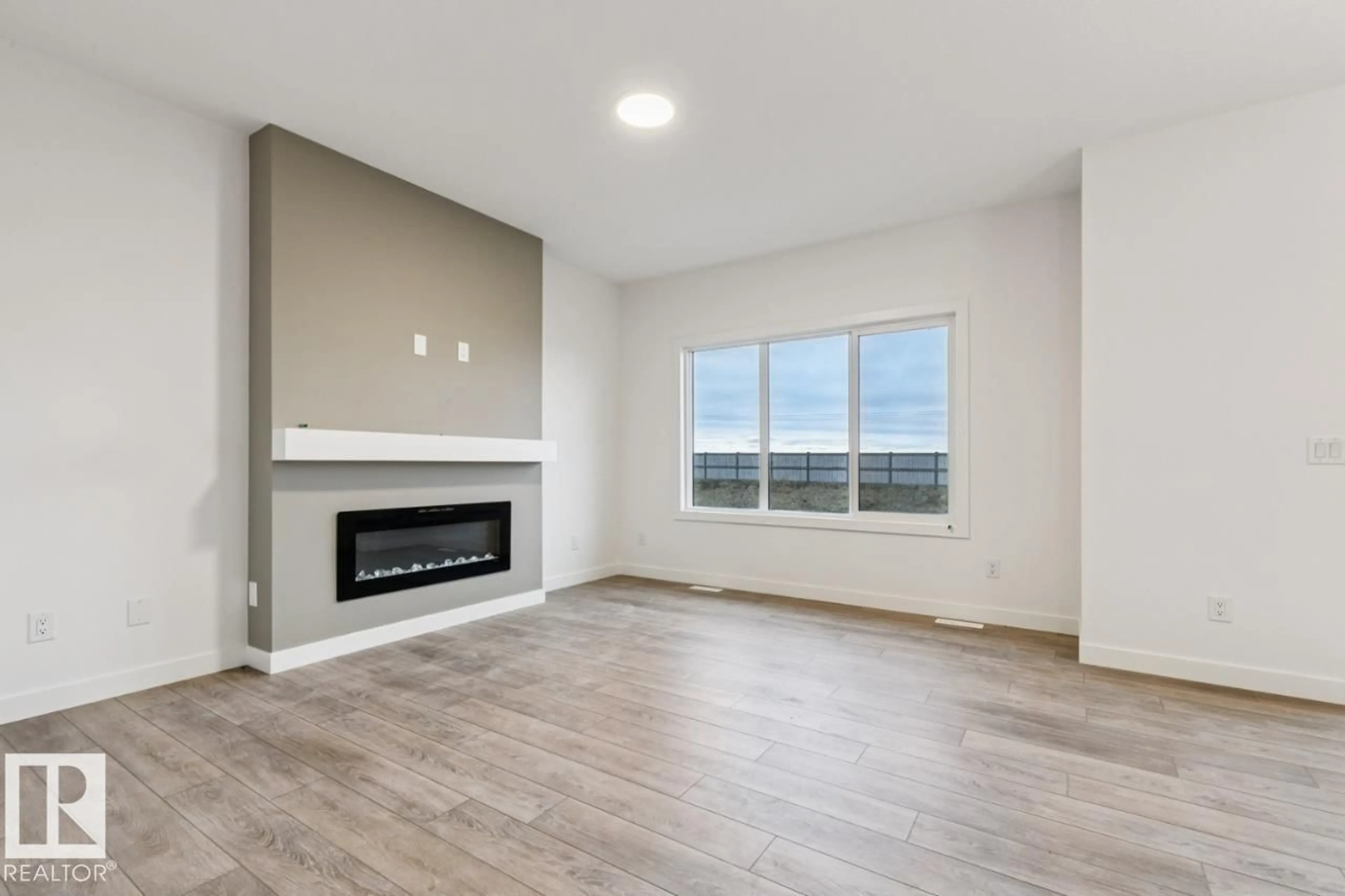Living room with furniture, unknown for 91 ROSA CR, St. Albert Alberta T8N5T2